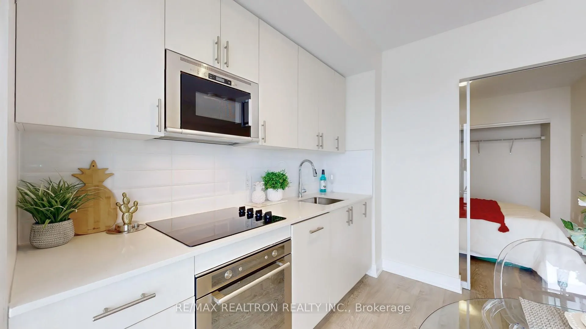 Photo 14 of Unit 2120, 2550 Simcoe Street N, Oshawa, Windfields — HOMEH
