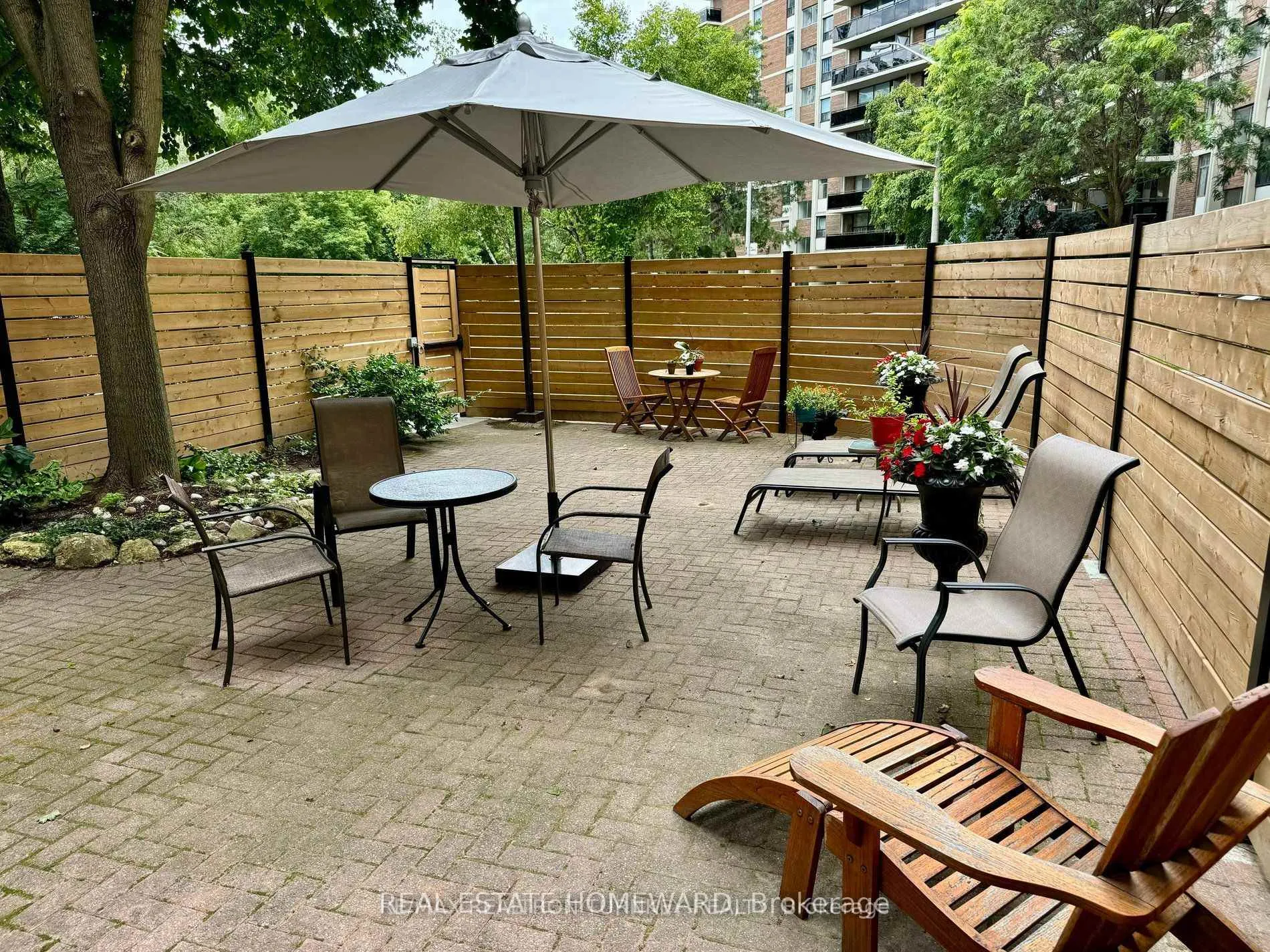 Photo 5 of Unit 1002, 4 Park Vista View, Toronto, East York — HOMEH