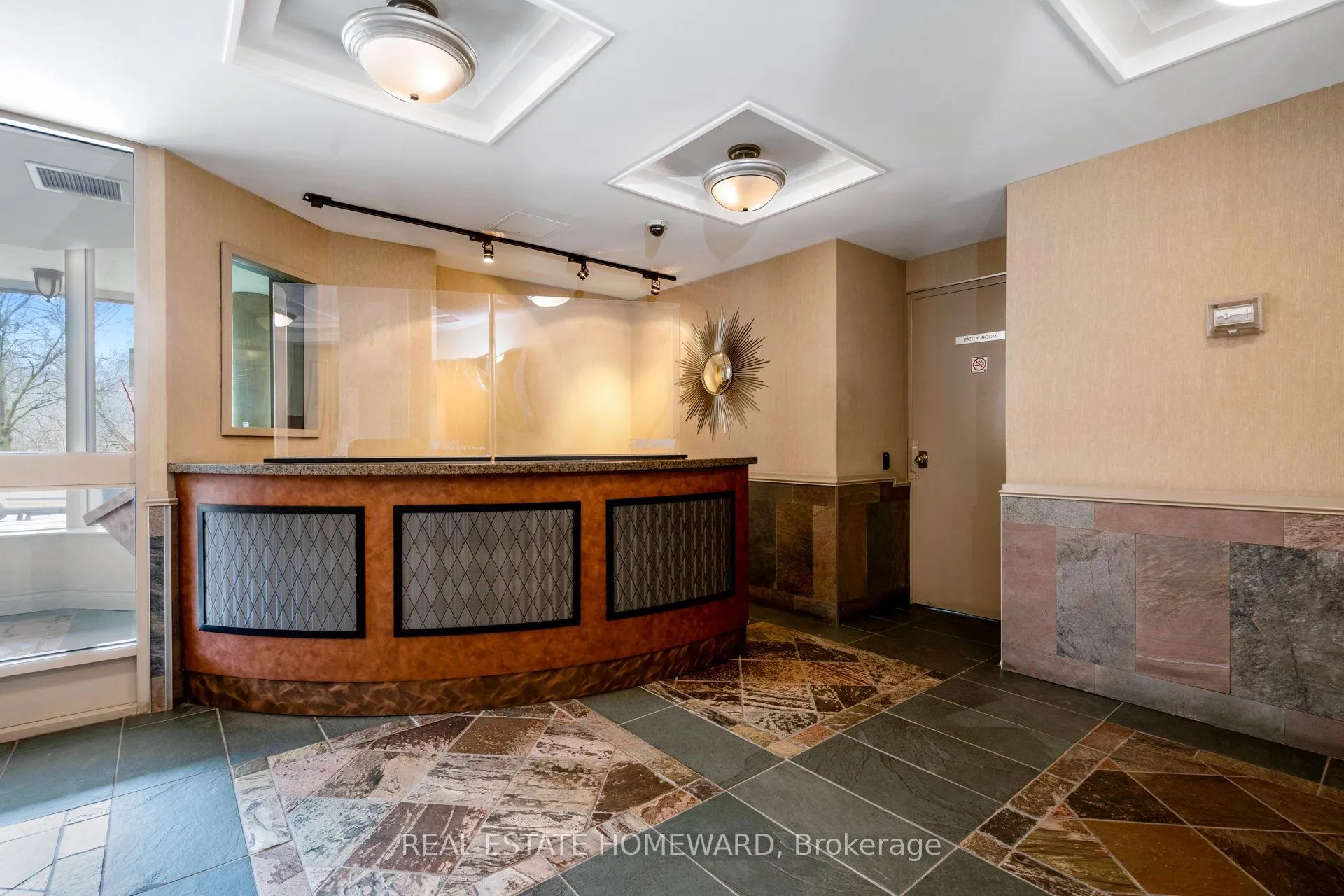 Photo 9 of Unit 1002, 4 Park Vista View, Toronto, East York — HOMEH