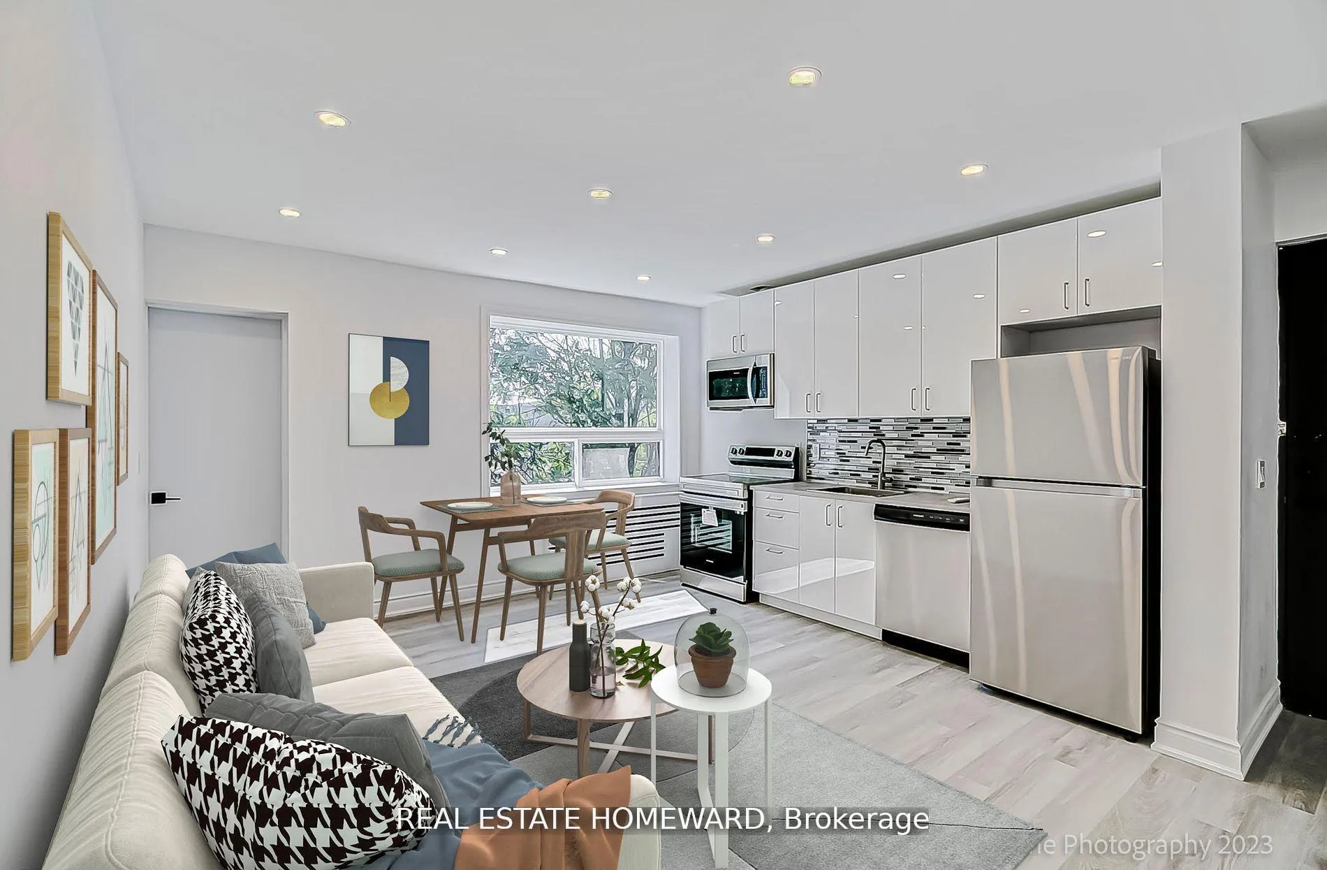 Front of Unit 8, 419 Woodbine Avenue