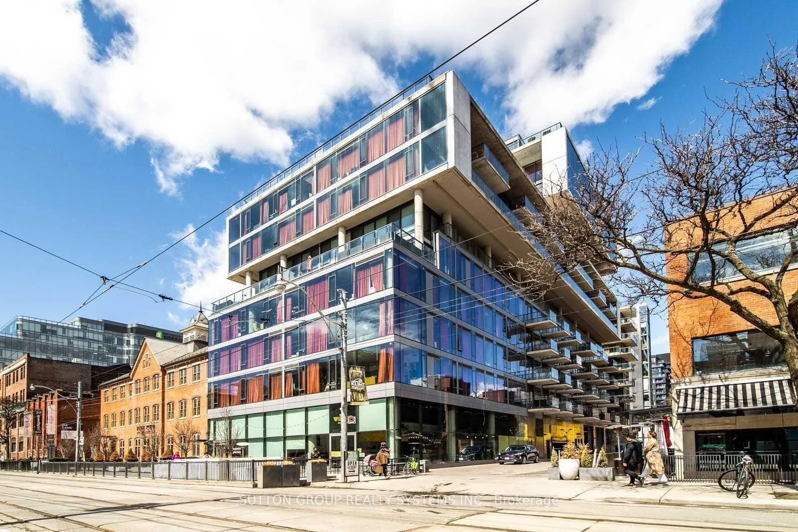 Front of Unit 535, 461 Adelaide Street W