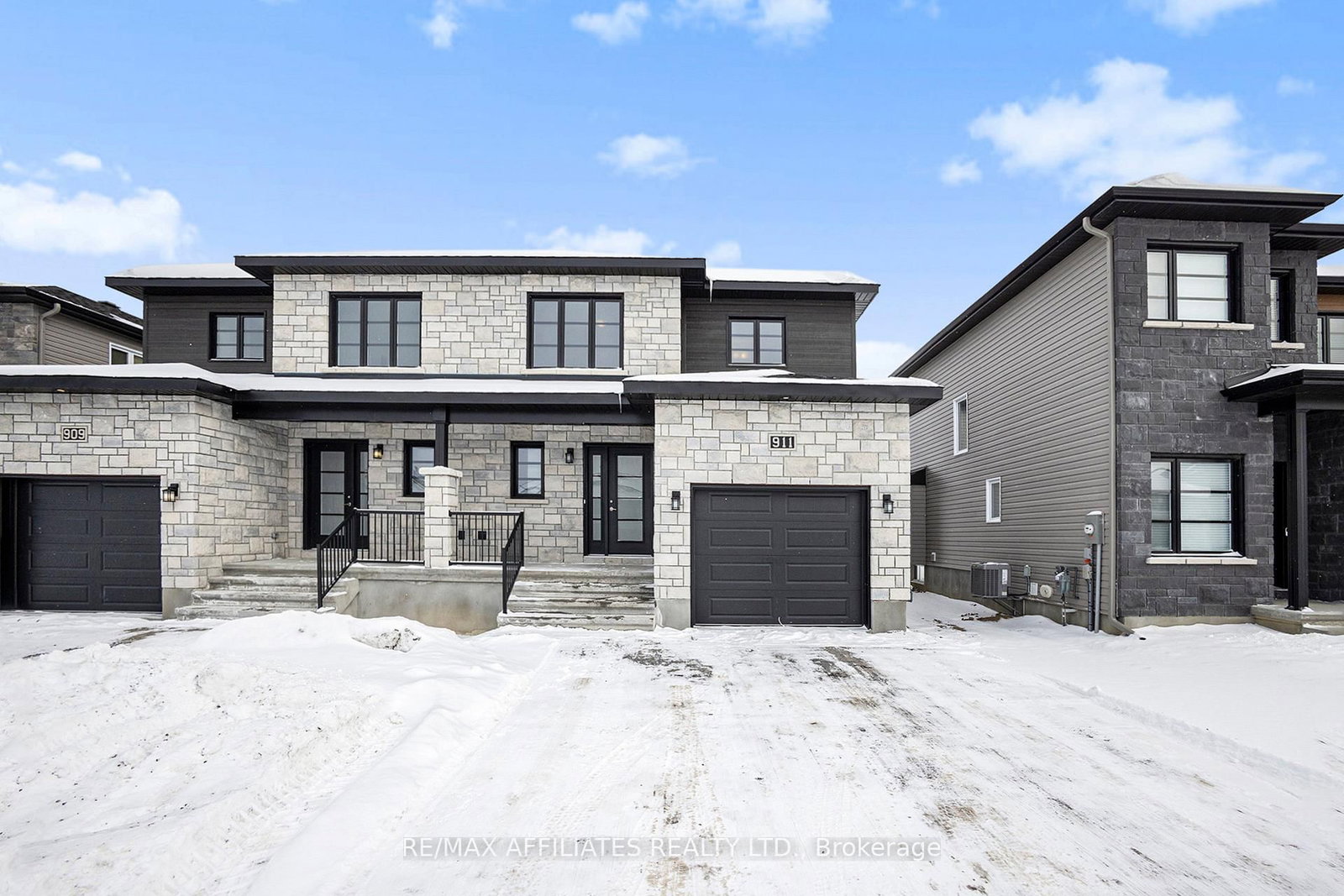 Photo 1 of 911 CHABLIS Cres, Russell, Embrun — HOMEH