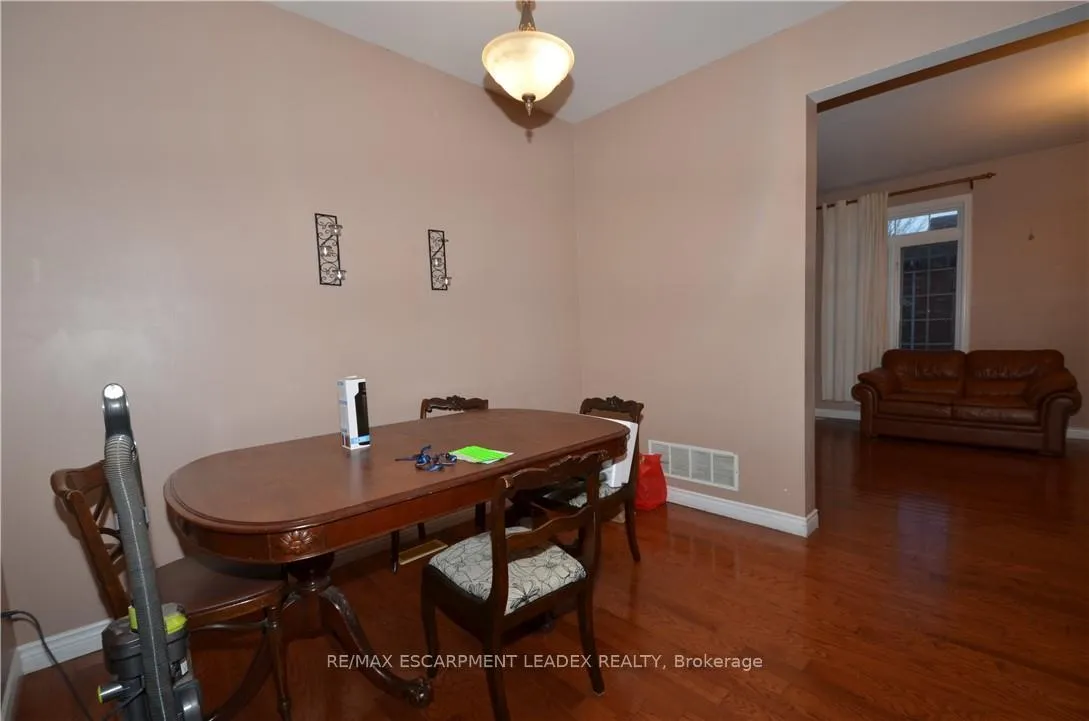 Photo 3 of Unit 5, 876 Golf Links Road, Hamilton, Ancaster — HOMEH