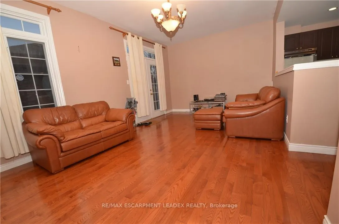 Photo 6 of Unit 5, 876 Golf Links Road, Hamilton, Ancaster — HOMEH