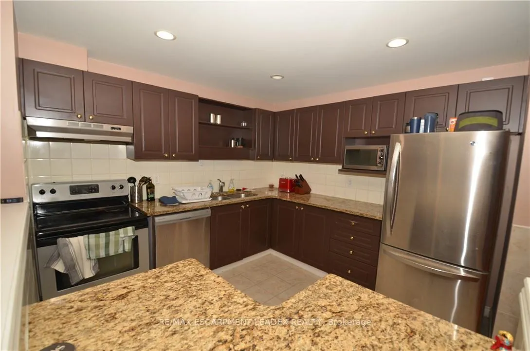 Photo 8 of Unit 5, 876 Golf Links Road, Hamilton, Ancaster — HOMEH