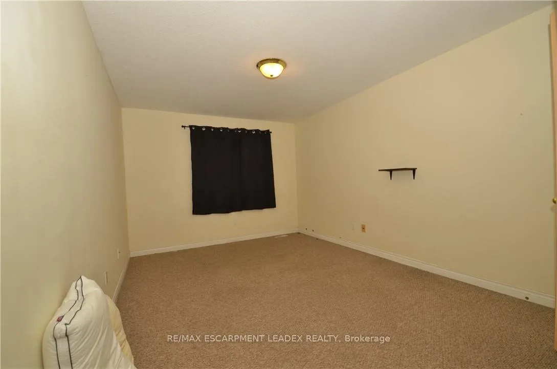 Photo 17 of Unit 5, 876 Golf Links Road, Hamilton, Ancaster — HOMEH