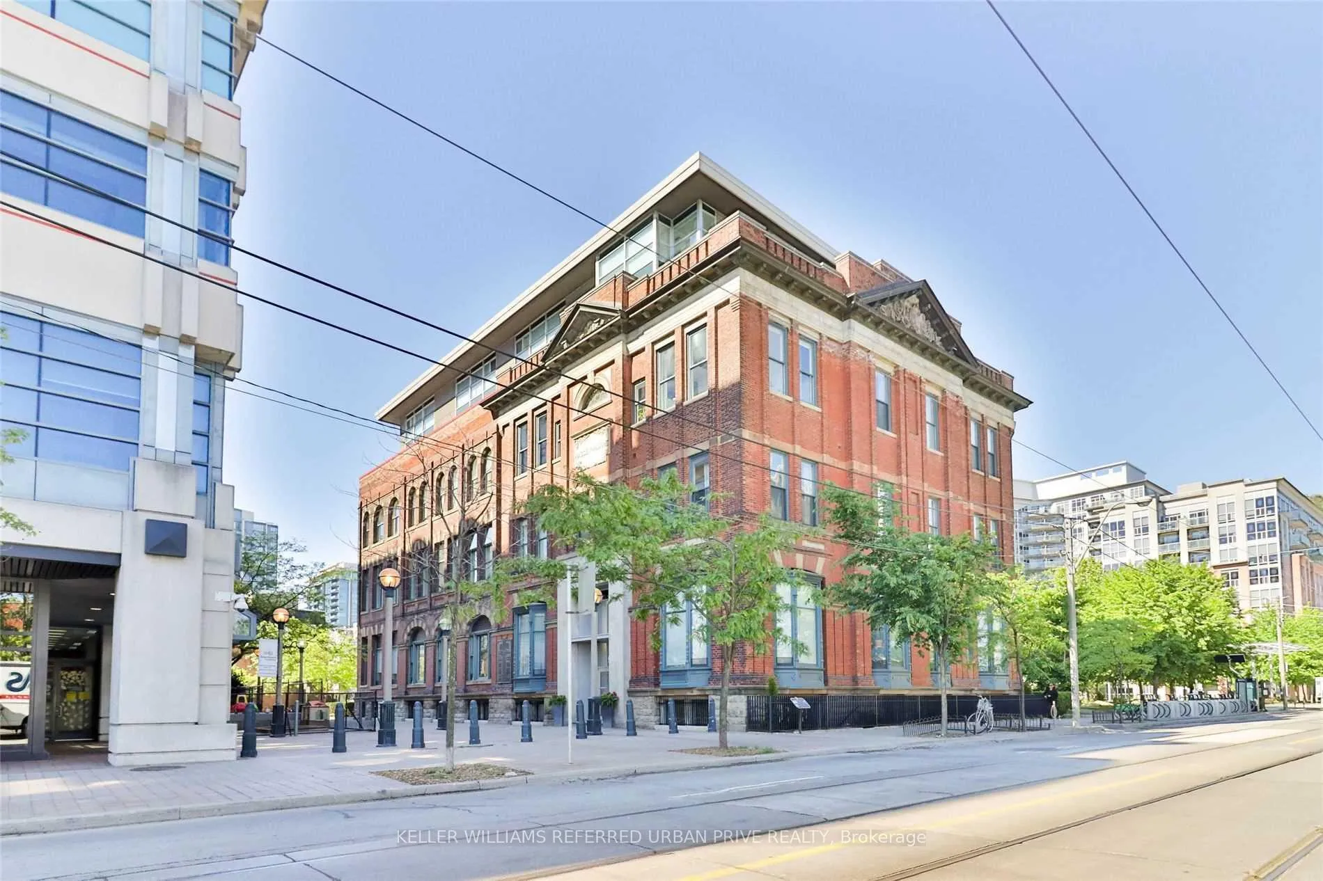 Front of Unit 409, 915 King Street W