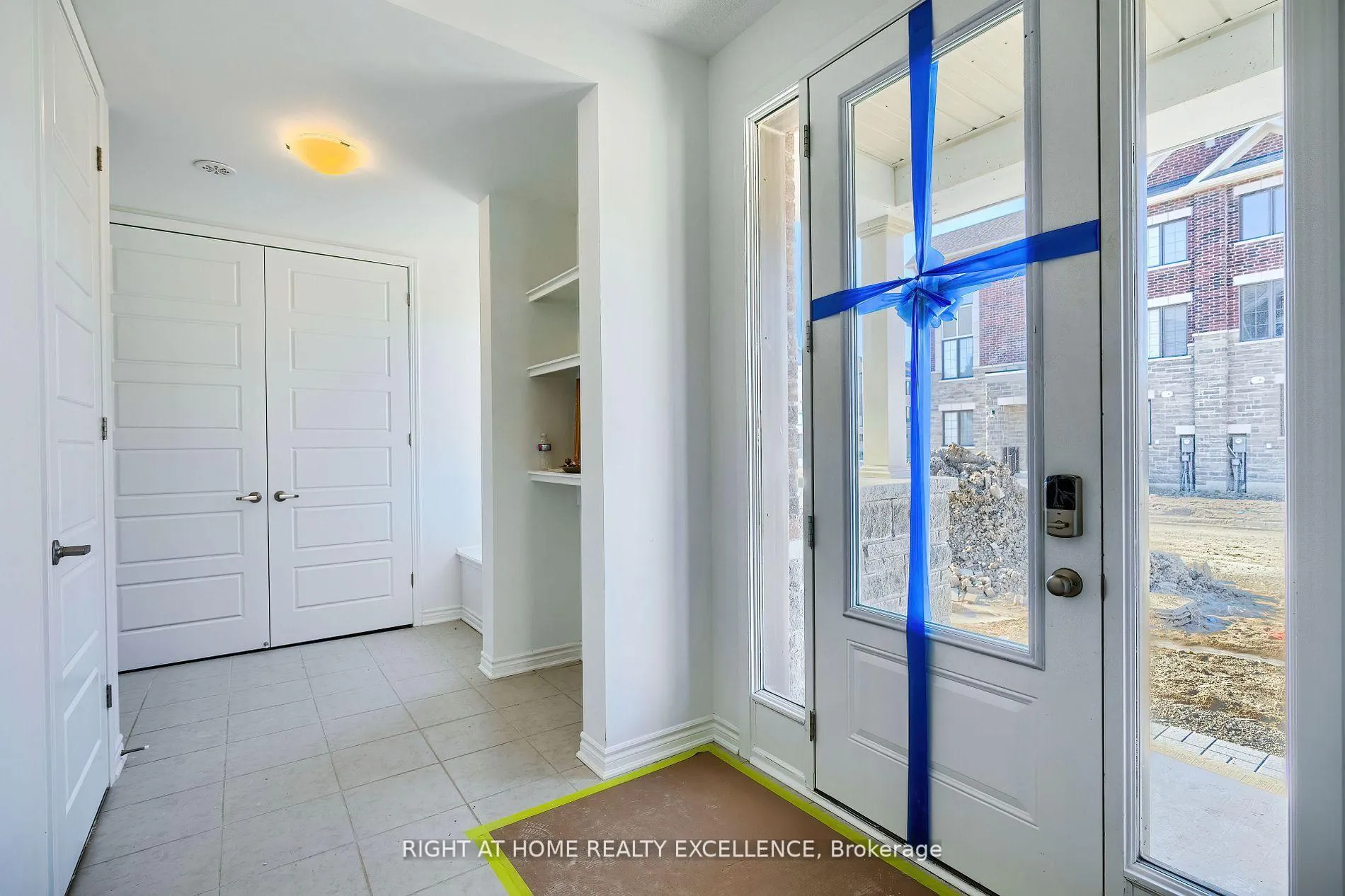 Photo 7 of 43 Keppel Circle, Brampton, Northwest Brampton — HOMEH