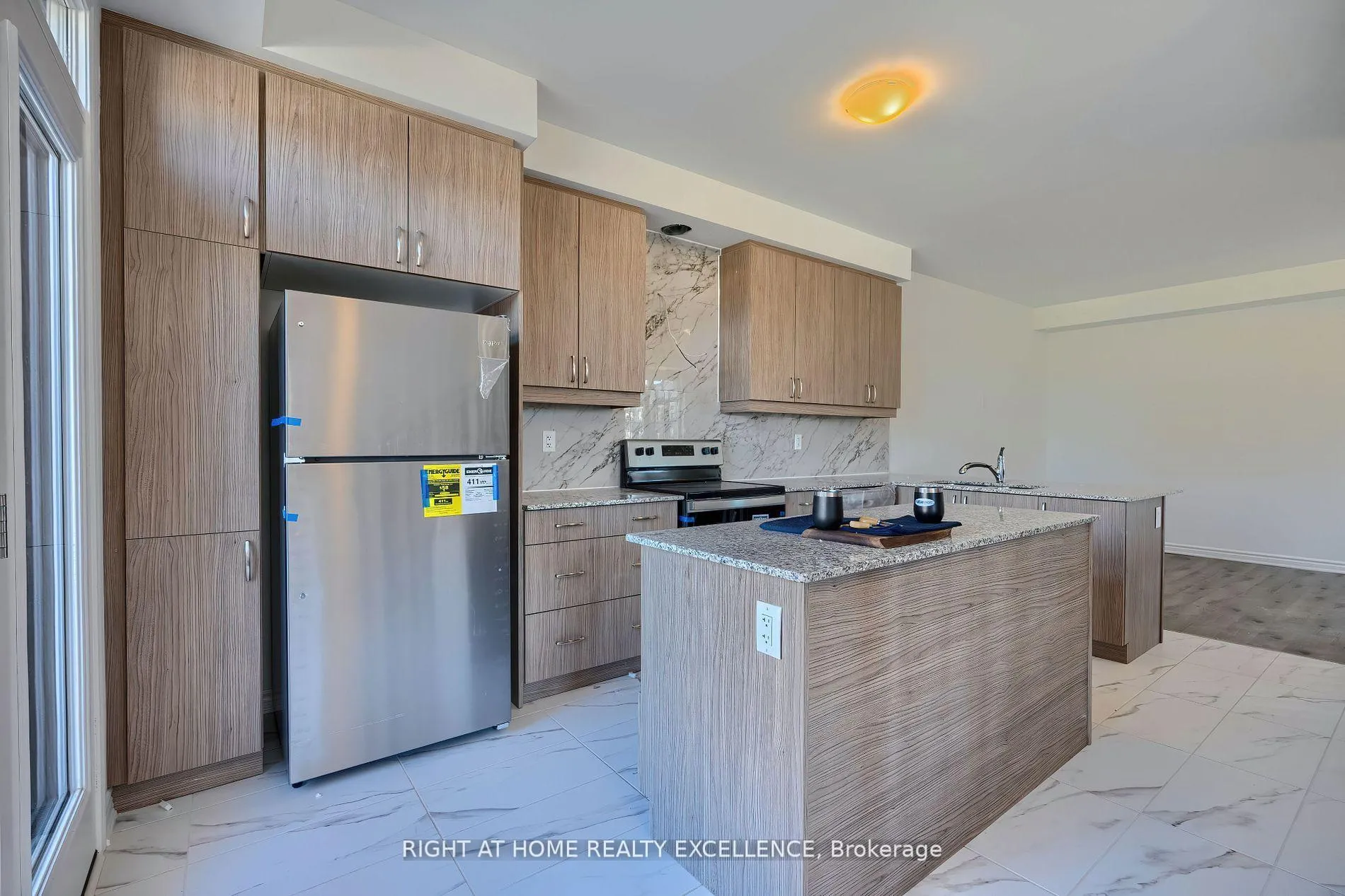 Photo 16 of 43 Keppel Circle, Brampton, Northwest Brampton — HOMEH