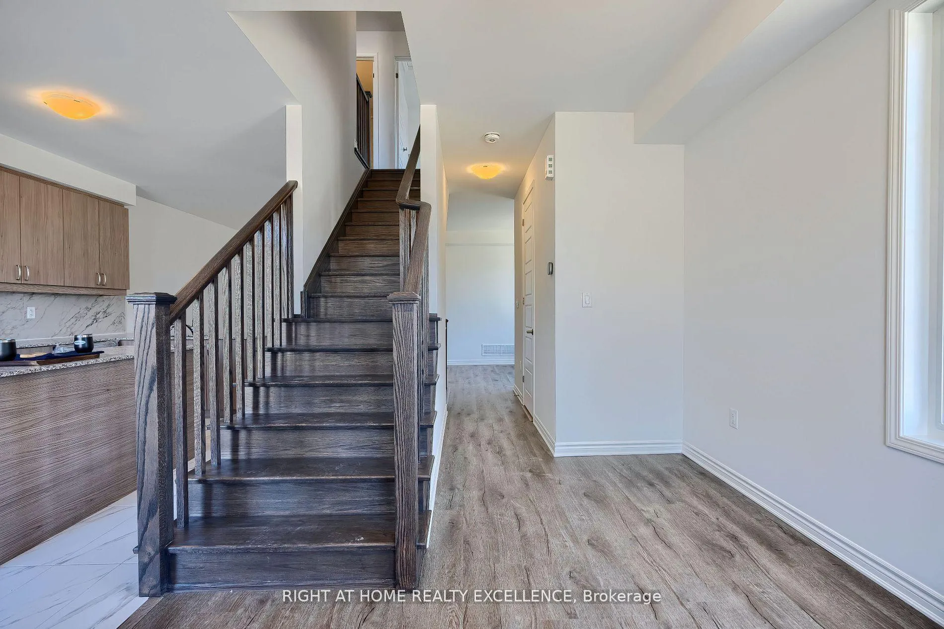 Photo 21 of 43 Keppel Circle, Brampton, Northwest Brampton — HOMEH