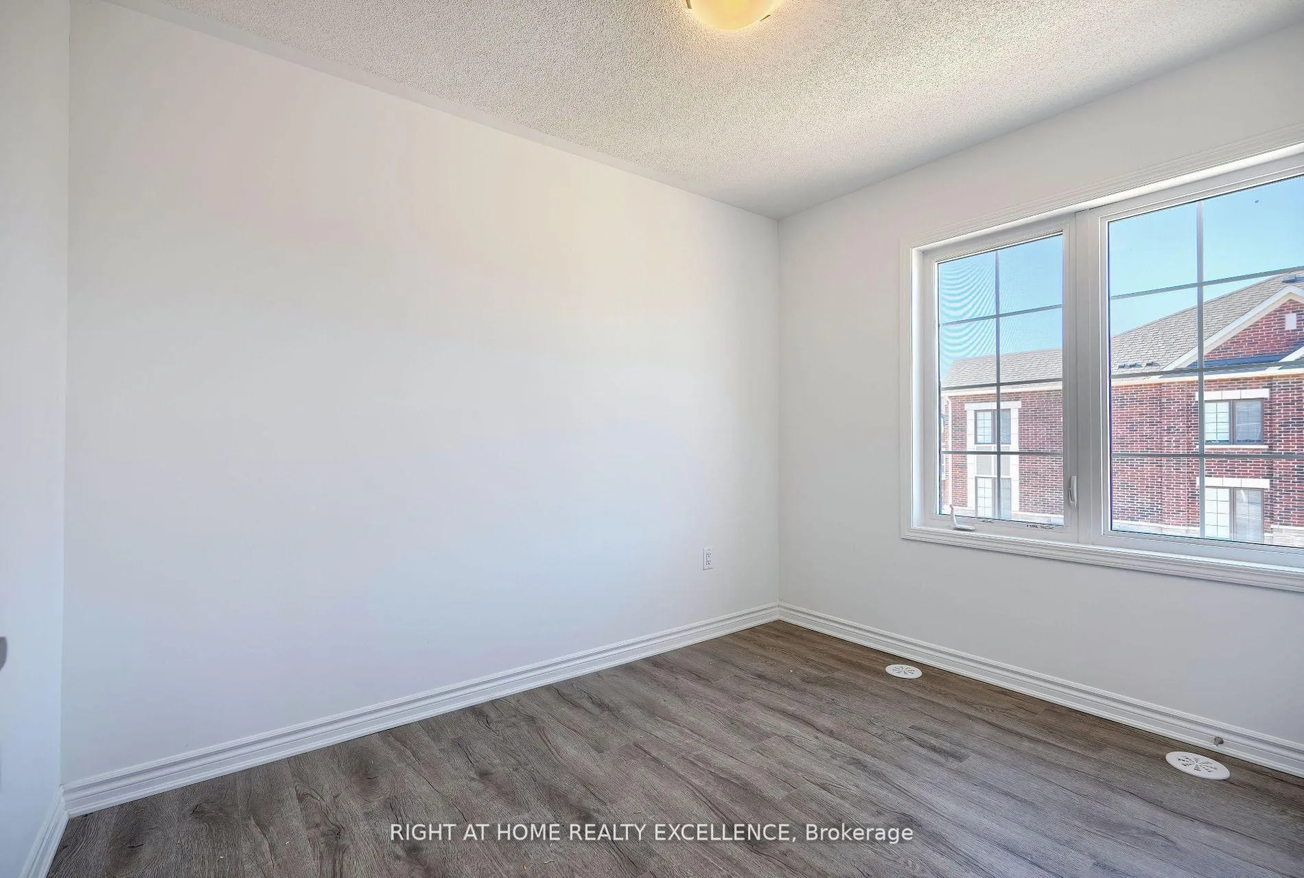 Photo 31 of 43 Keppel Circle, Brampton, Northwest Brampton — HOMEH