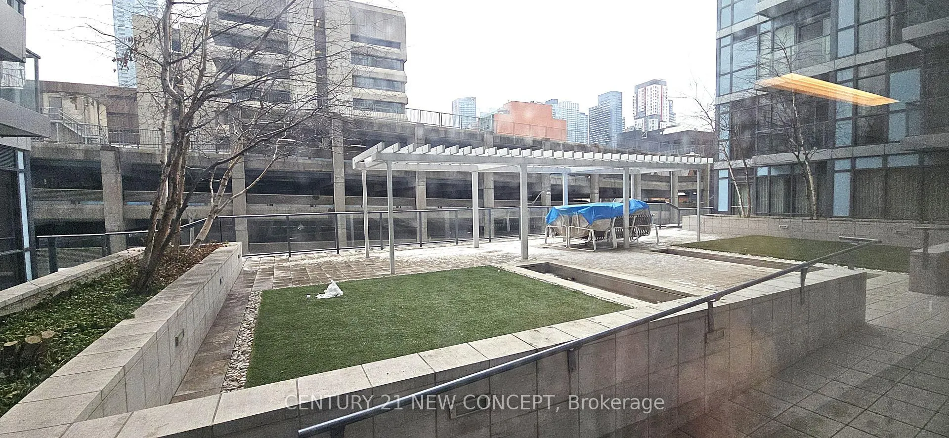 Photo 10 of Unit 1112, 210 Simcoe Street, Toronto, Kensington-Chinatown — HOMEH