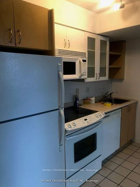 Photo 12 of Unit 536, 600 Fleet Street, Toronto, Niagara — HOMEH