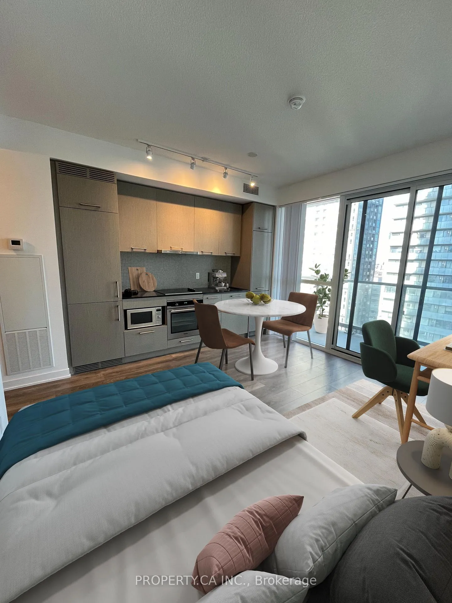 Photo 2 of Unit 2809, 87 Peter Street, Toronto, Waterfront Communities — HOMEH