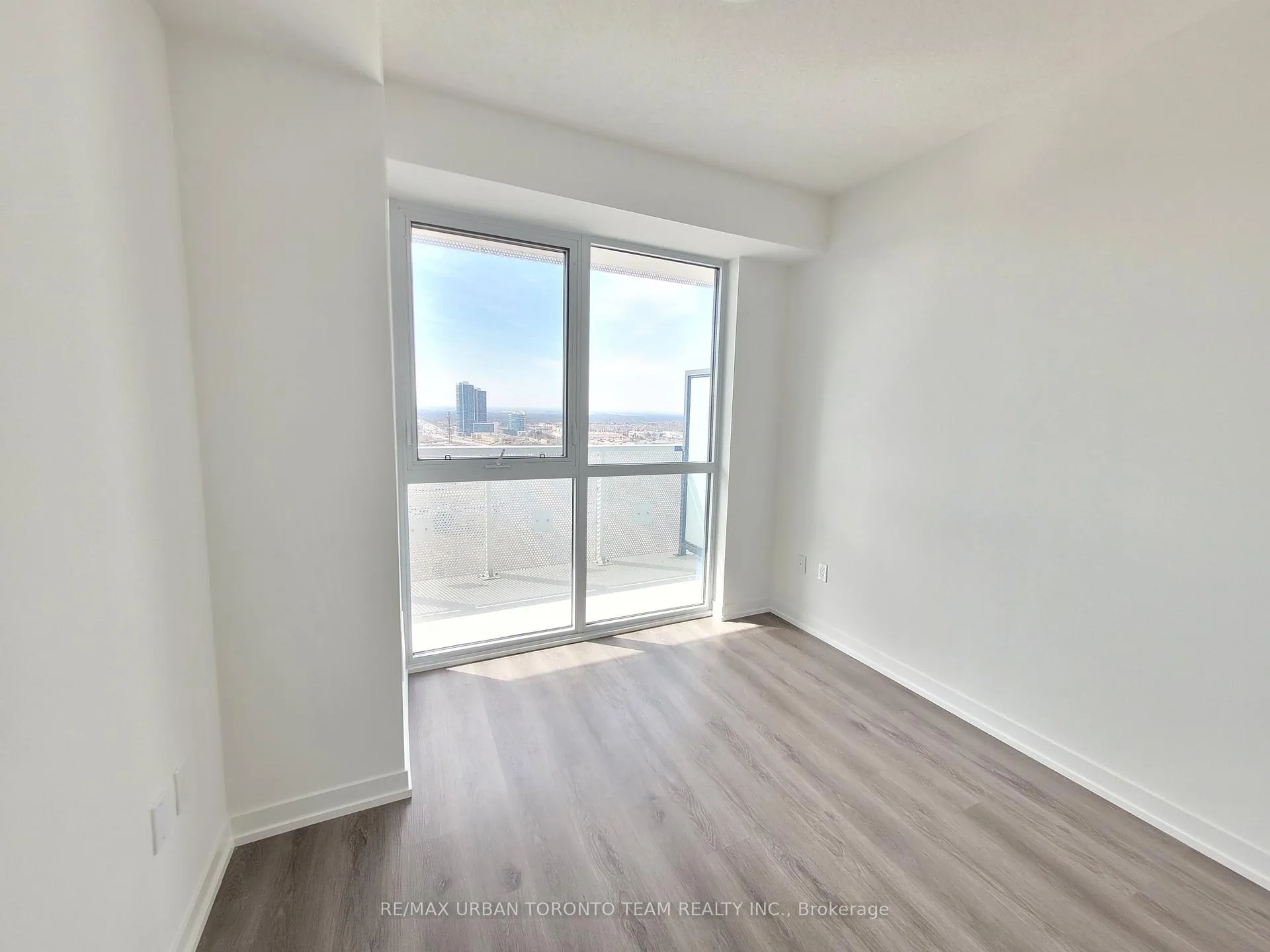 Photo 5 of Unit 1907, 225 Commerce St Street, Vaughan, Vaughan Corporate Centre — HOMEH