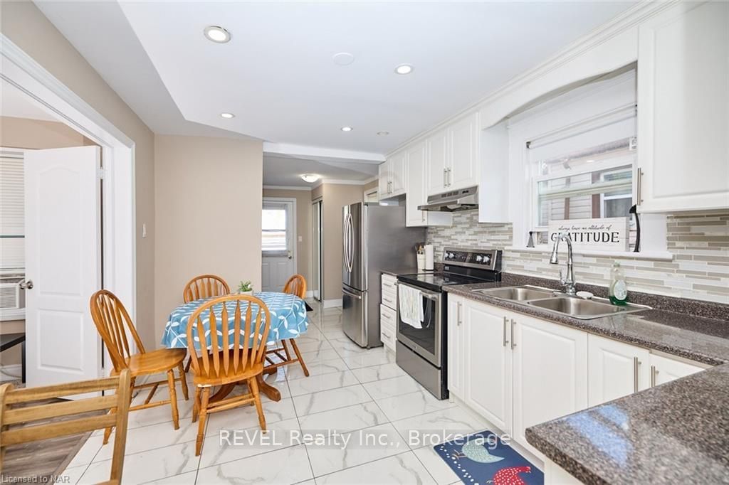 Photo 4 of 5267 MCRAE St, Niagara Falls, Cherrywood — HOMEH