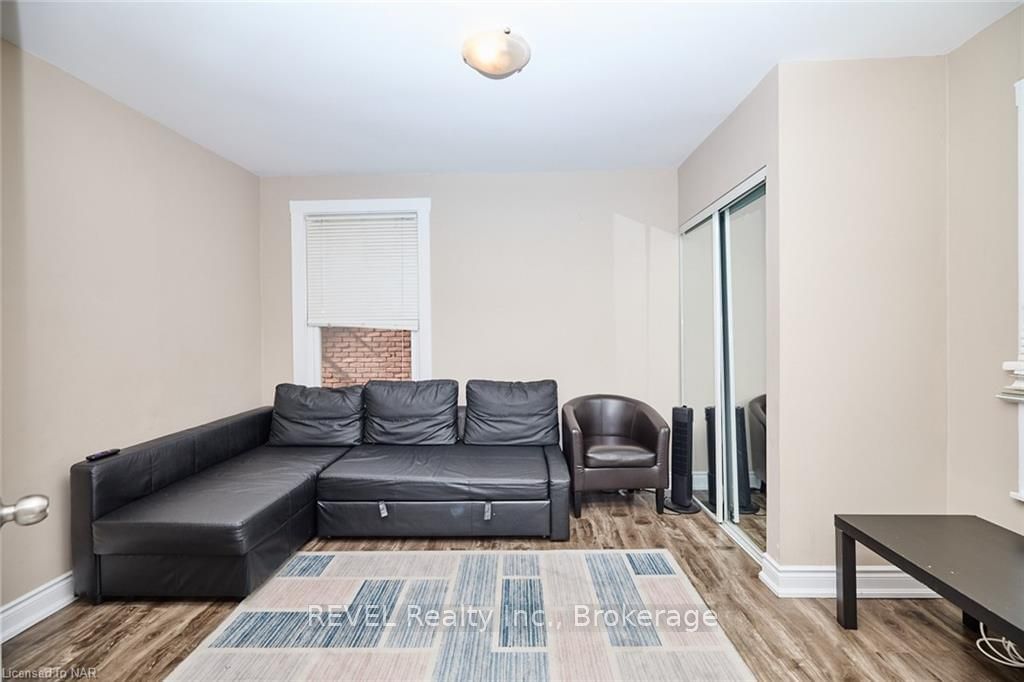 Photo 7 of 5267 MCRAE St, Niagara Falls, Cherrywood — HOMEH