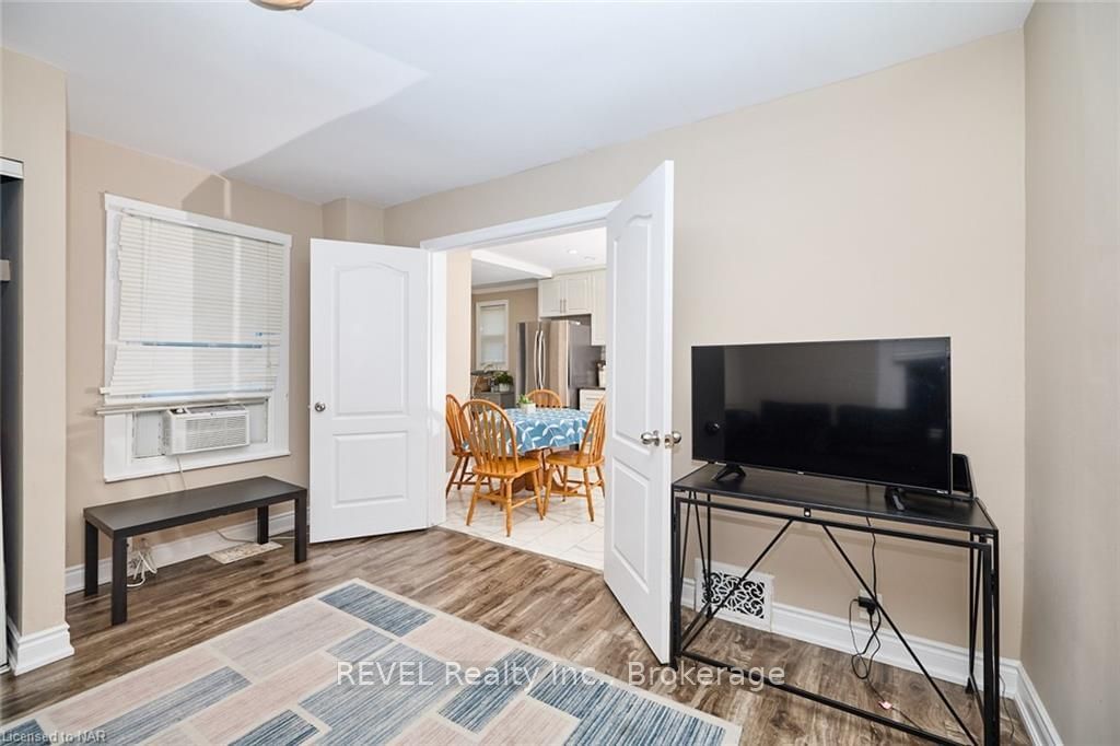Photo 8 of 5267 MCRAE St, Niagara Falls, Cherrywood — HOMEH