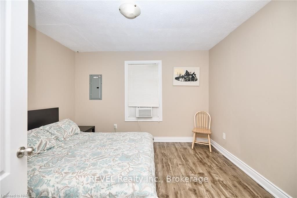 Photo 10 of 5267 MCRAE St, Niagara Falls, Cherrywood — HOMEH