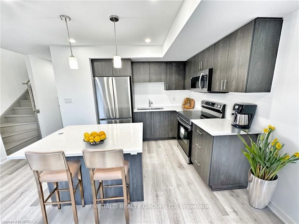 Photo 5 of 26 MARINA Pl, Welland, Lincoln/Crowland — HOMEH