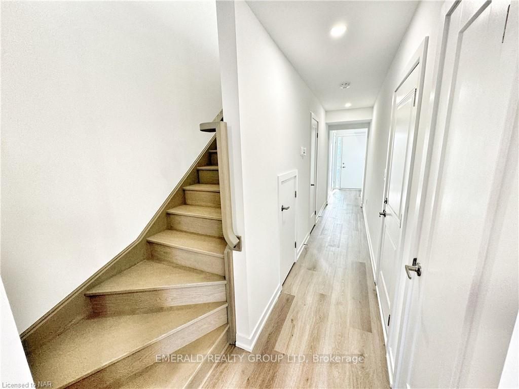 Photo 10 of 26 MARINA Pl, Welland, Lincoln/Crowland — HOMEH