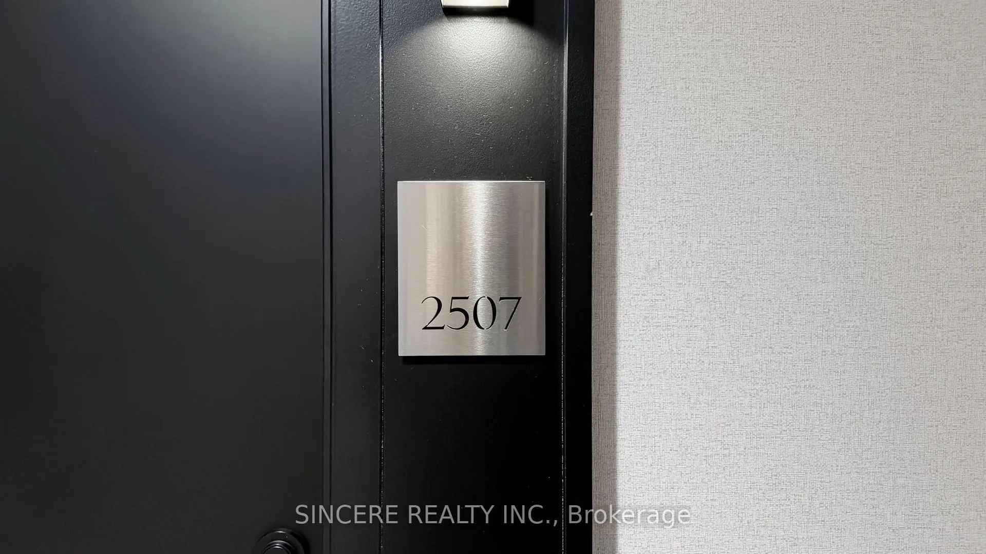 Photo 3 of Unit 2507, 125 Redpath Avenue, Toronto, Mount Pleasant West — HOMEH