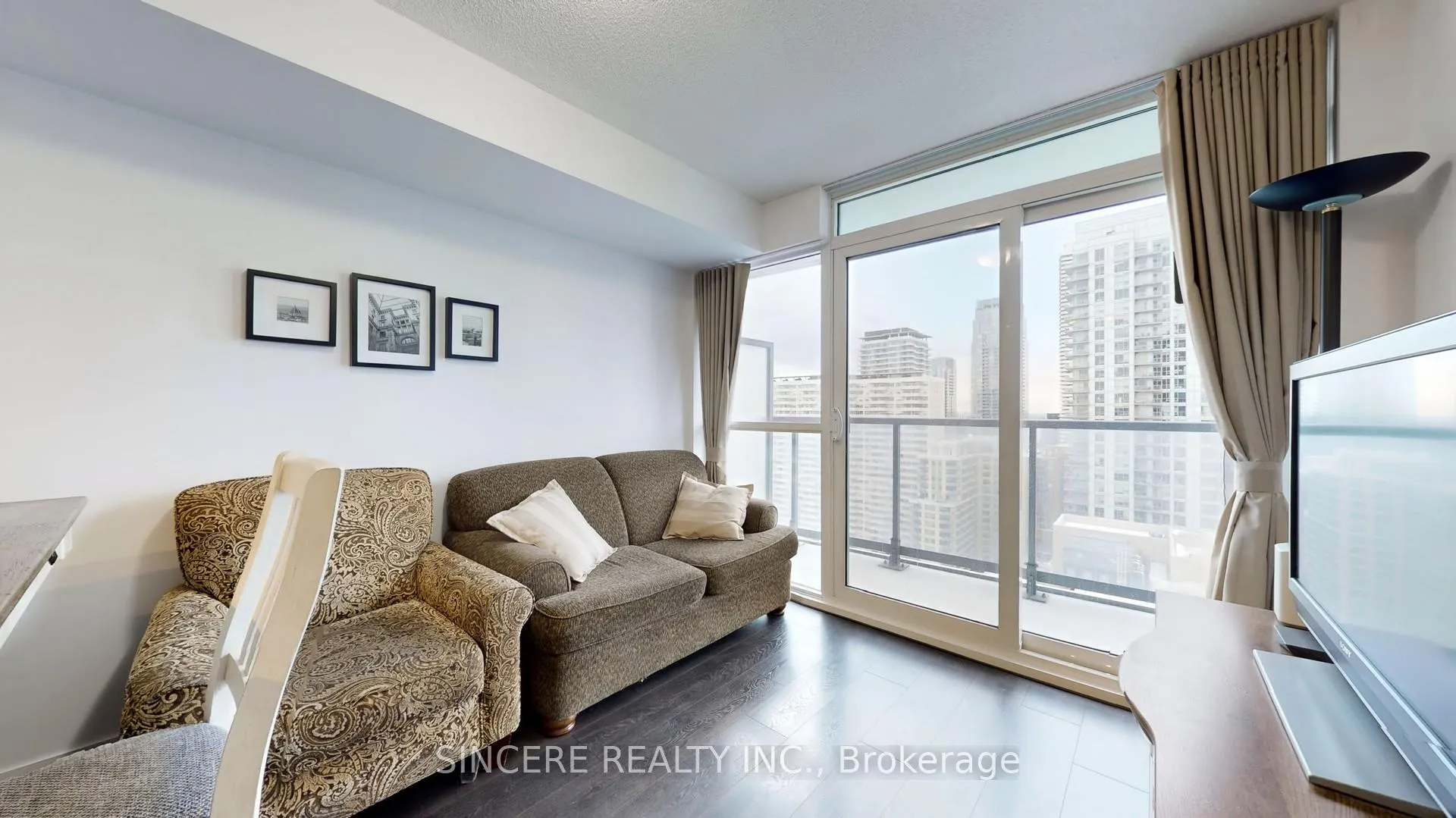 Photo 5 of Unit 2507, 125 Redpath Avenue, Toronto, Mount Pleasant West — HOMEH