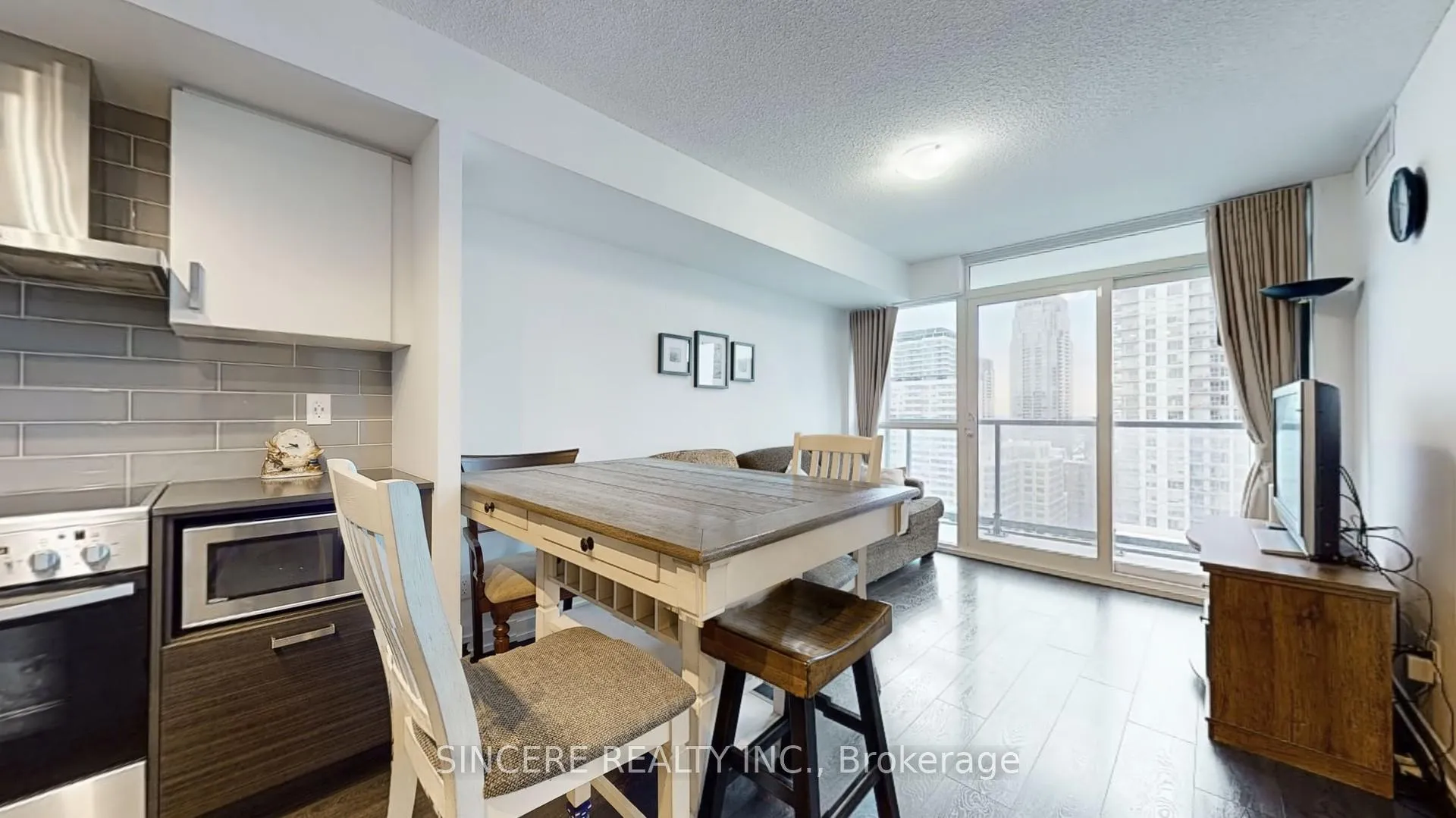 Photo 9 of Unit 2507, 125 Redpath Avenue, Toronto, Mount Pleasant West — HOMEH