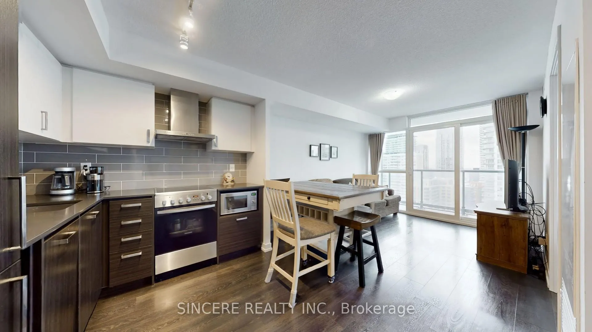 Photo 10 of Unit 2507, 125 Redpath Avenue, Toronto, Mount Pleasant West — HOMEH