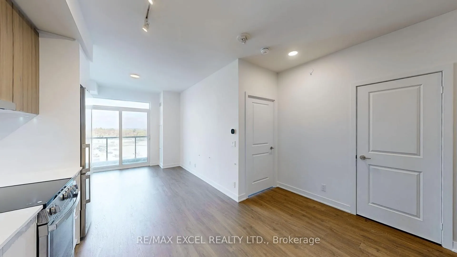 Photo 5 of Unit 531, 50 Upper Mall Way, Vaughan, Brownridge — HOMEH