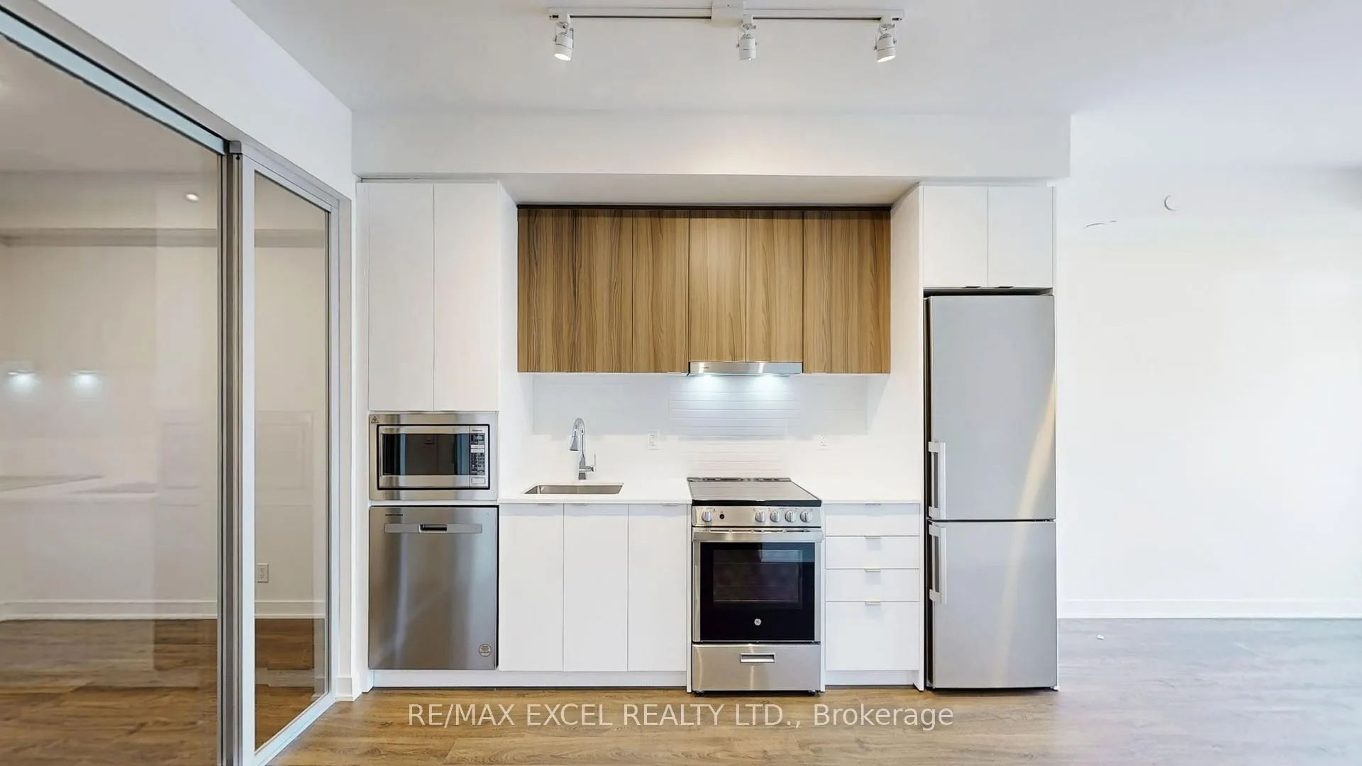 Photo 8 of Unit 531, 50 Upper Mall Way, Vaughan, Brownridge — HOMEH