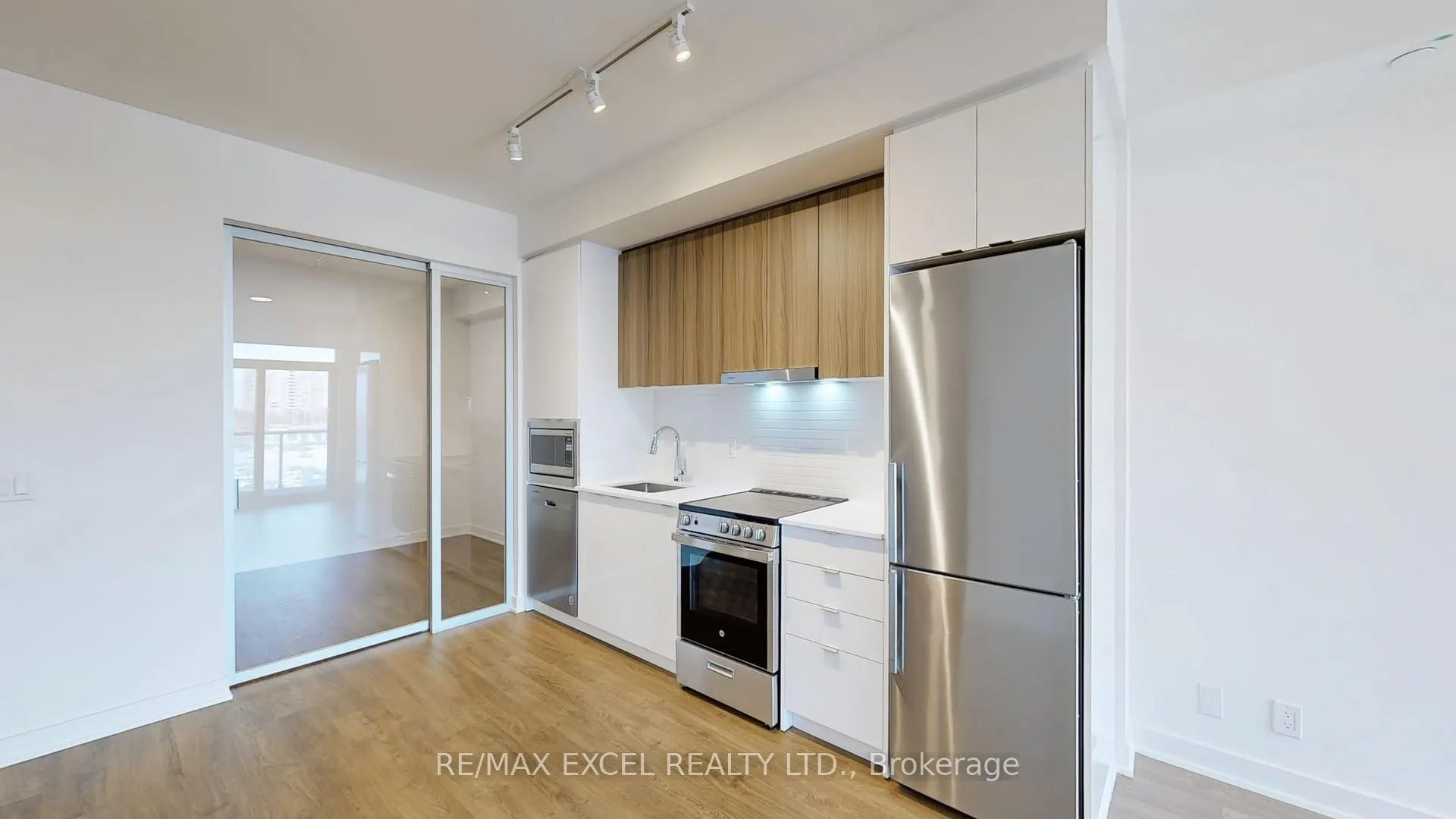 Photo 9 of Unit 531, 50 Upper Mall Way, Vaughan, Brownridge — HOMEH