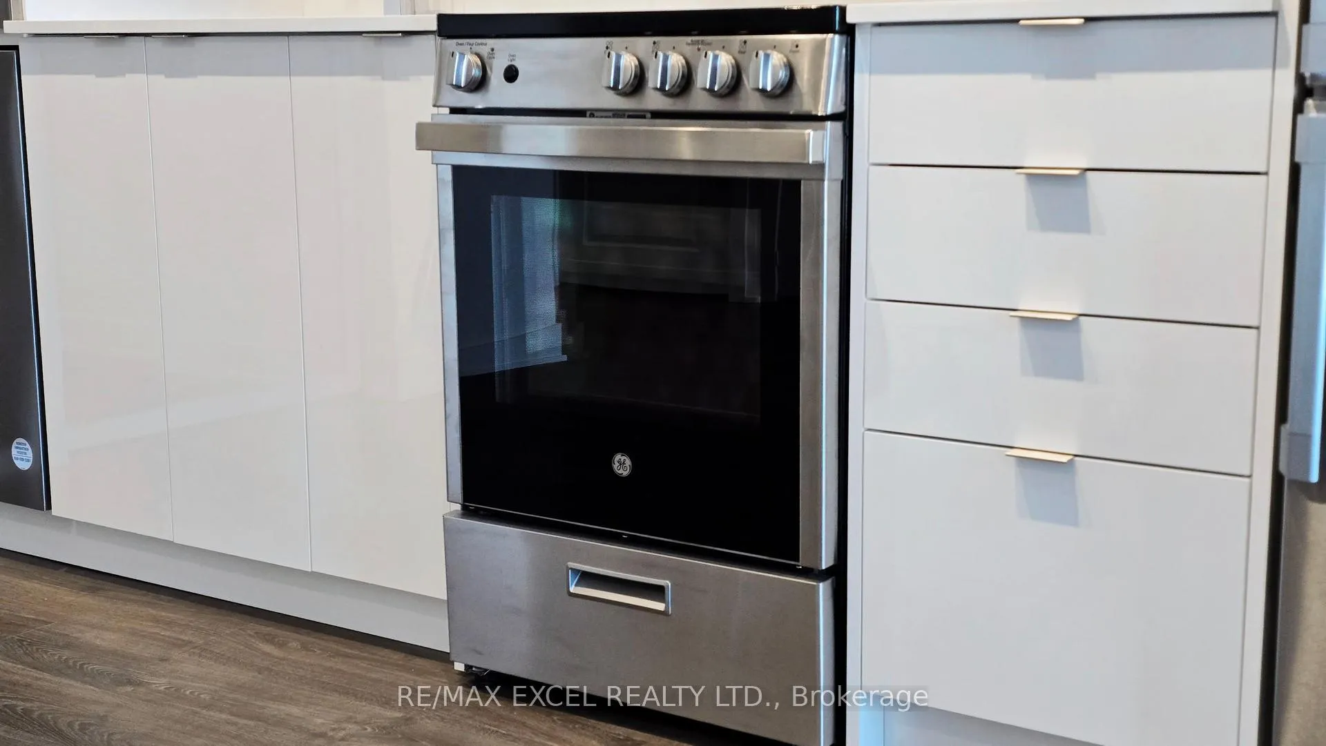 Photo 10 of Unit 531, 50 Upper Mall Way, Vaughan, Brownridge — HOMEH
