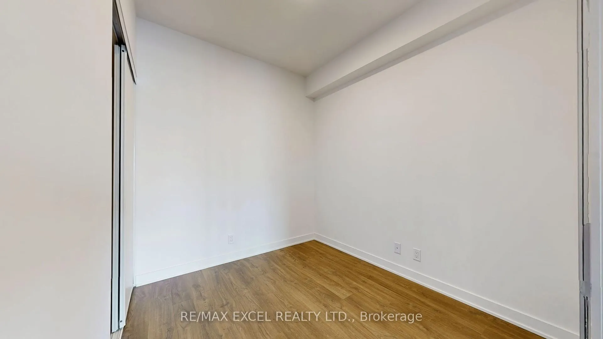 Photo 19 of Unit 531, 50 Upper Mall Way, Vaughan, Brownridge — HOMEH