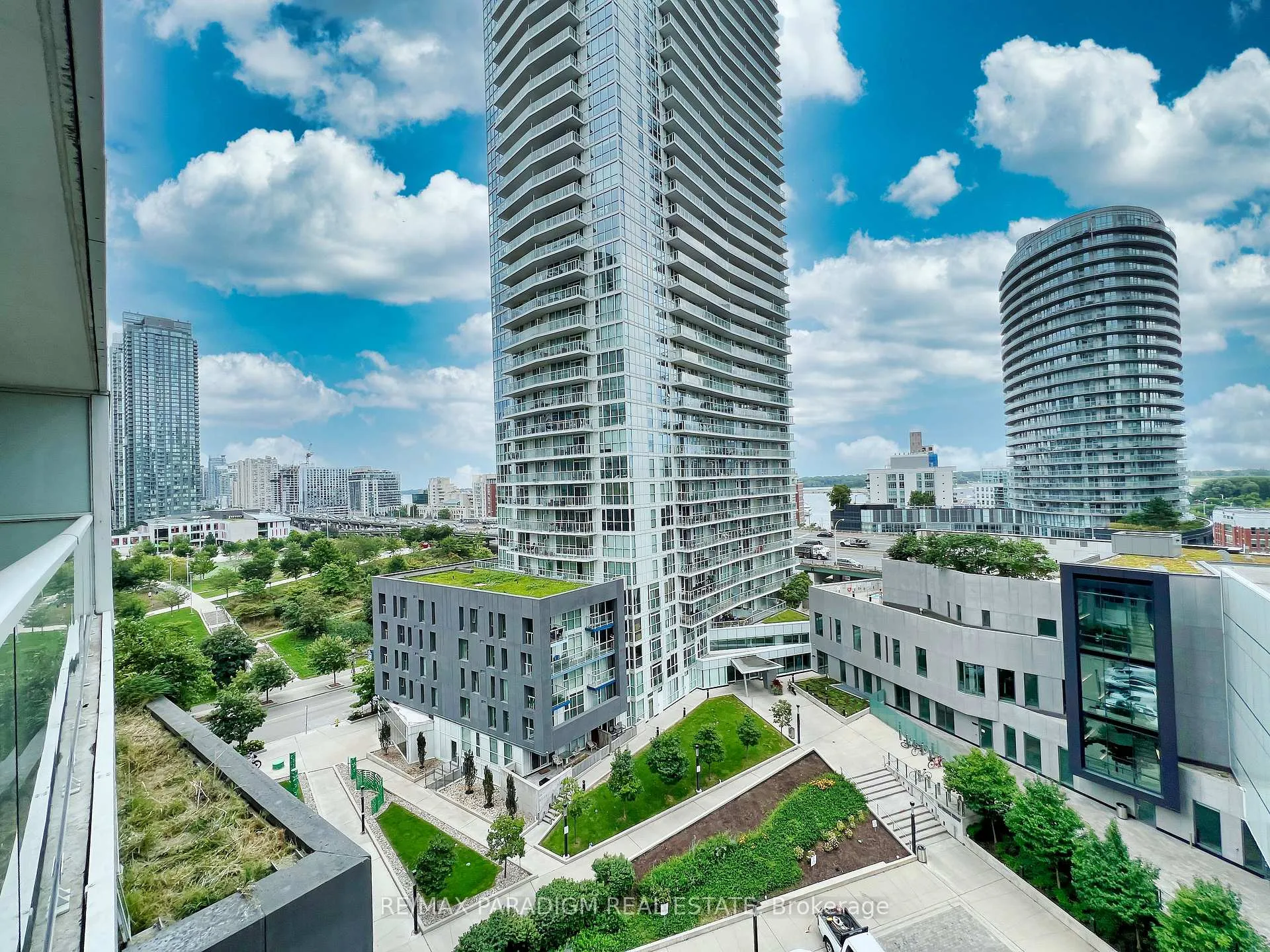 Photo 2 of Unit 1003, 85 Queens Wharf Road, Toronto, Waterfront Communities — HOMEH