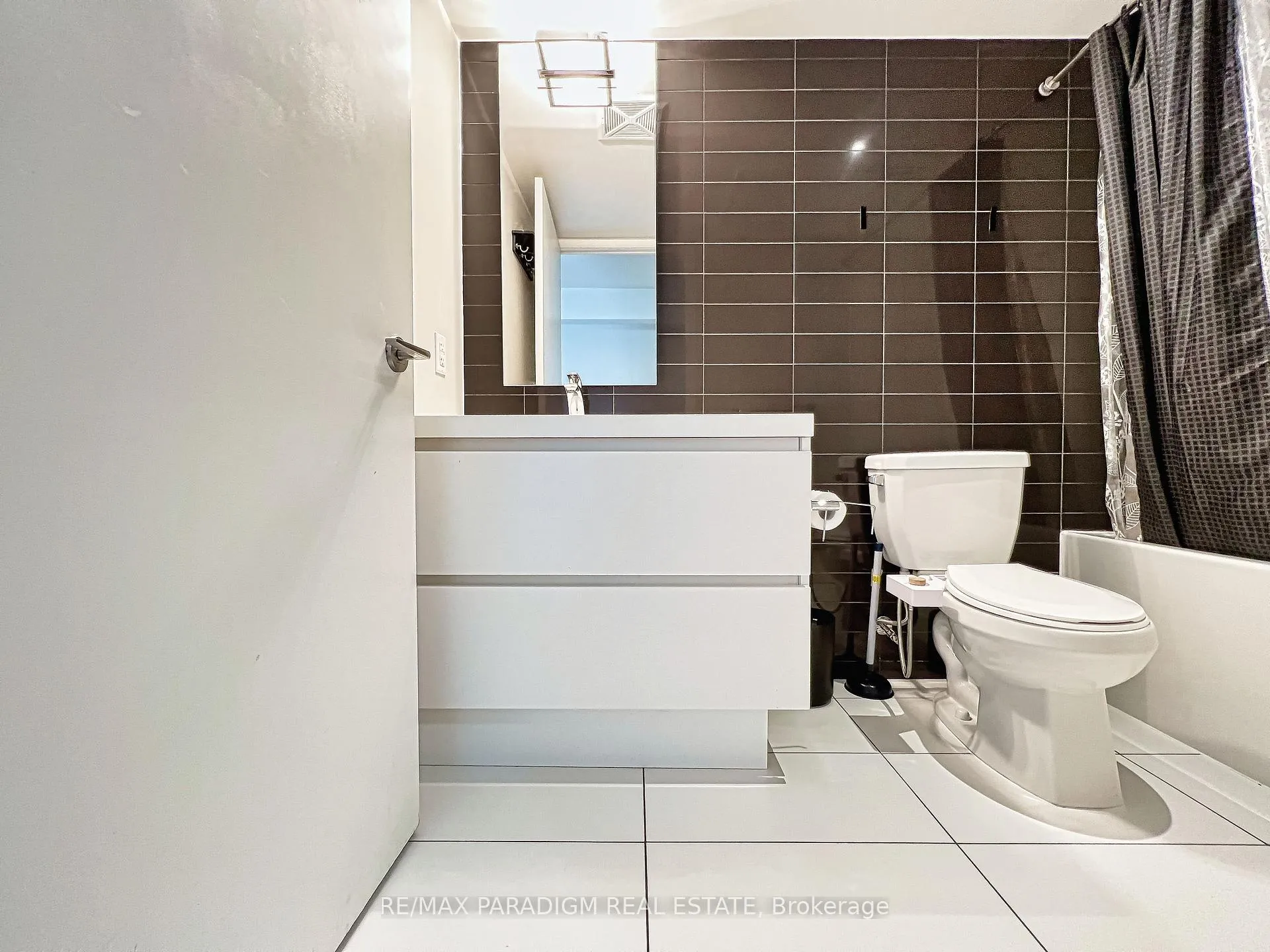 Photo 10 of Unit 1003, 85 Queens Wharf Road, Toronto, Waterfront Communities — HOMEH