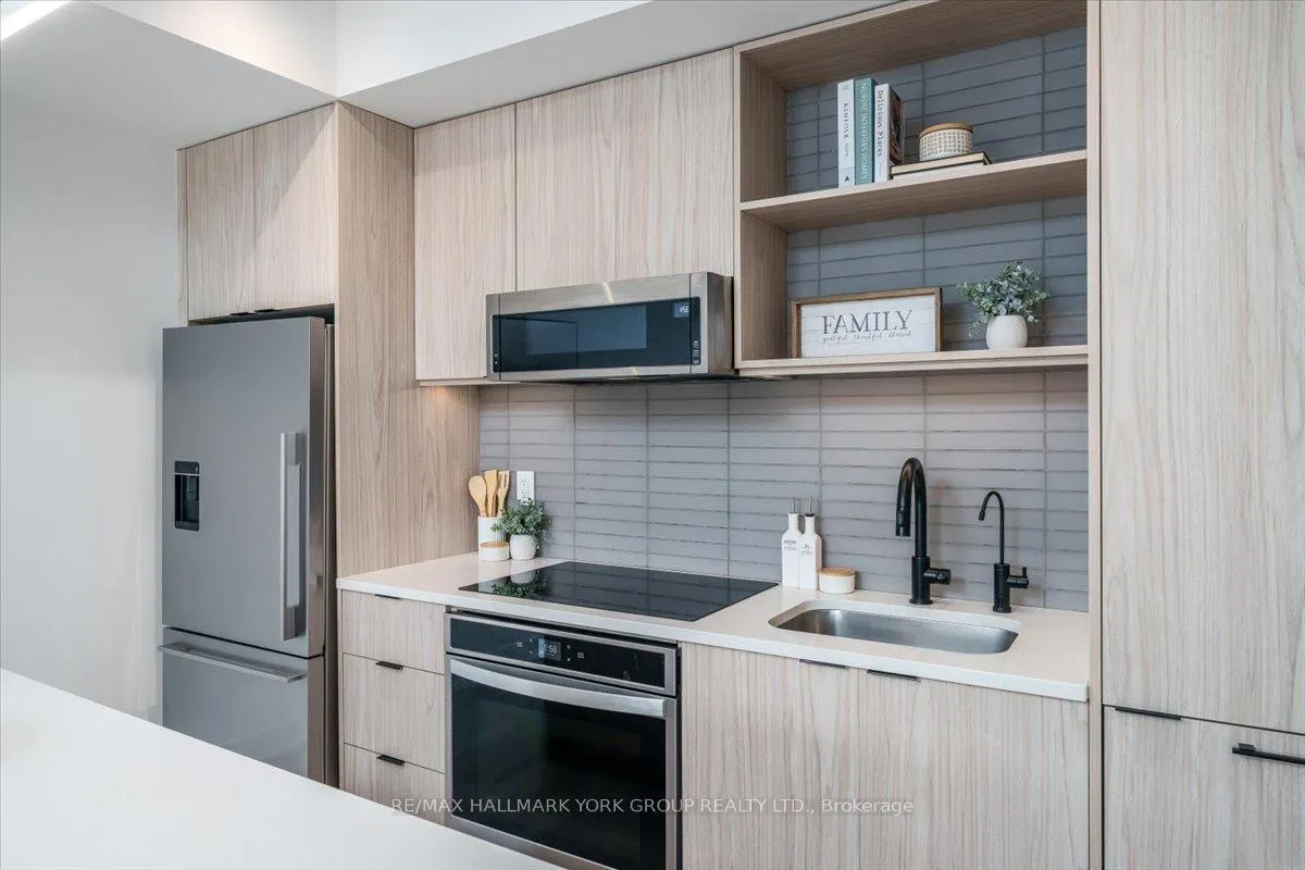 Photo 10 of Unit 520, 185 Dunlop Street E, Barrie, Lakeshore — HOMEH