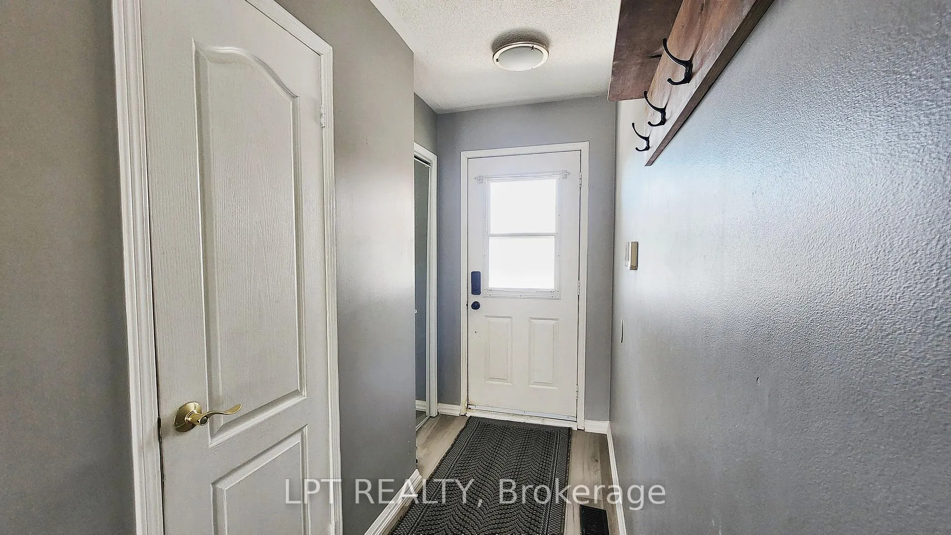 Photo 4 of 244 Ferndale Drive S, Barrie, Ardagh — HOMEH