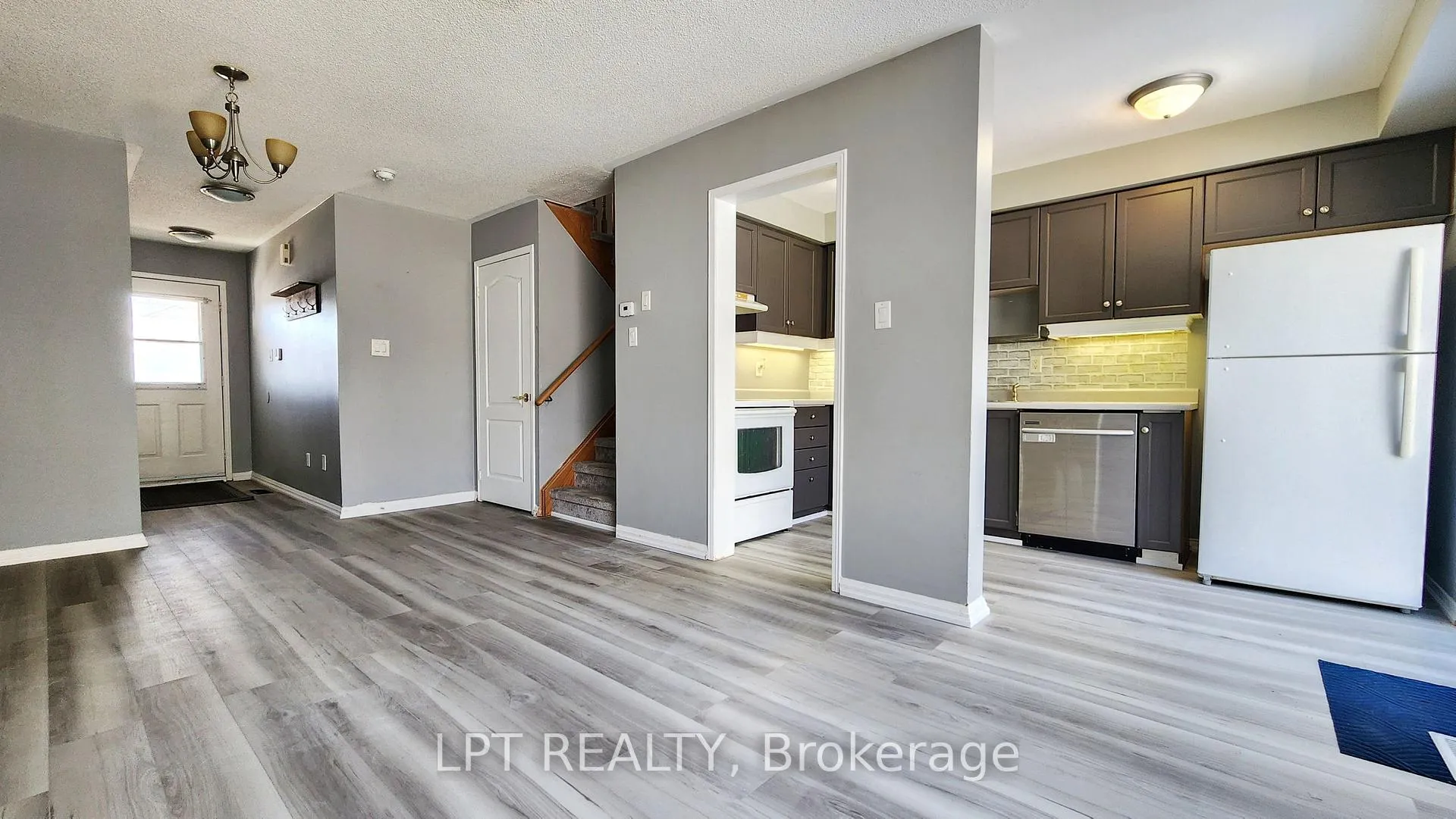 Photo 8 of 244 Ferndale Drive S, Barrie, Ardagh — HOMEH