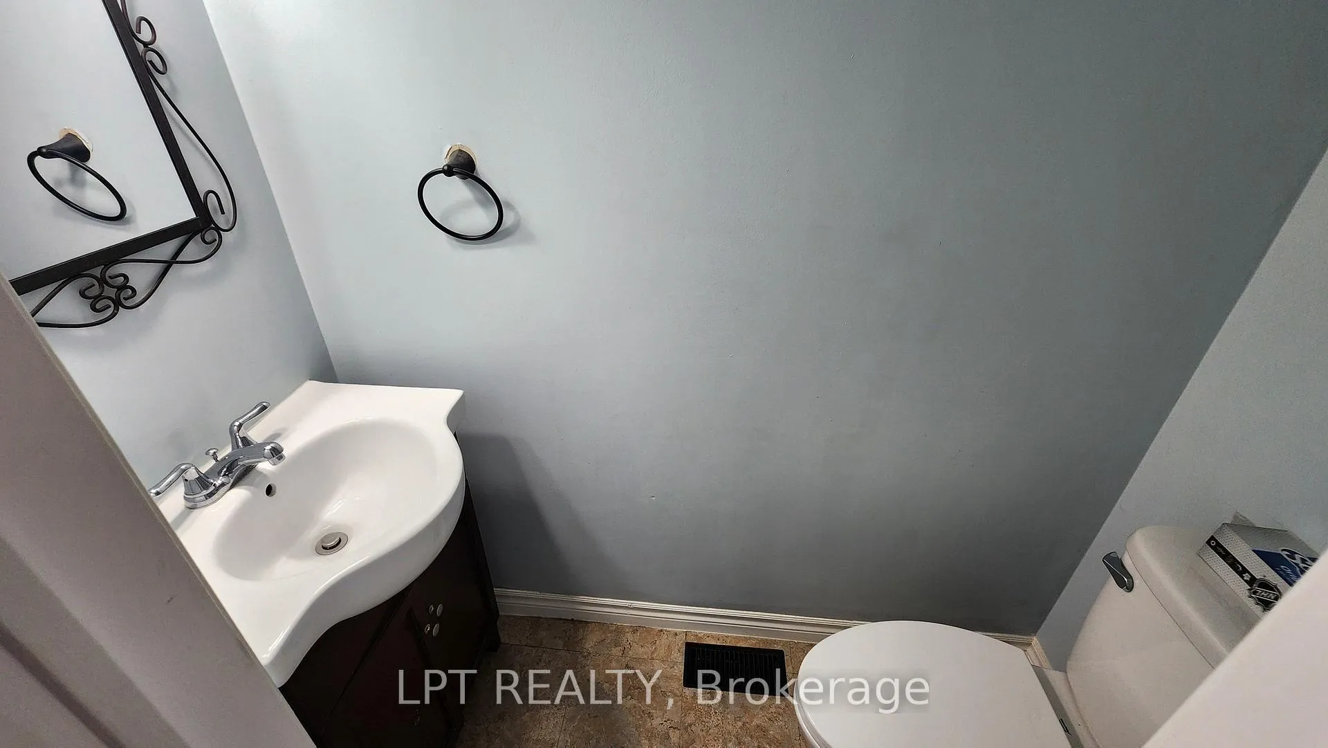 Photo 11 of 244 Ferndale Drive S, Barrie, Ardagh — HOMEH
