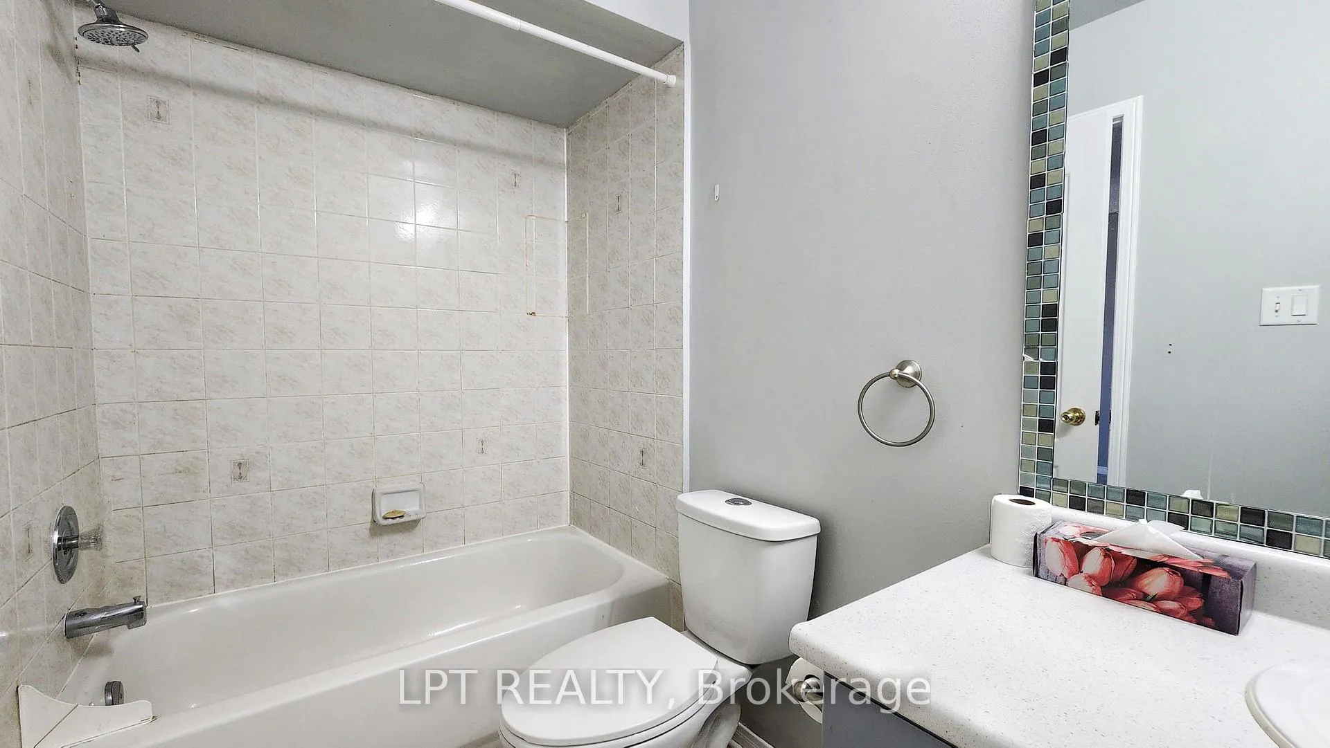 Photo 19 of 244 Ferndale Drive S, Barrie, Ardagh — HOMEH