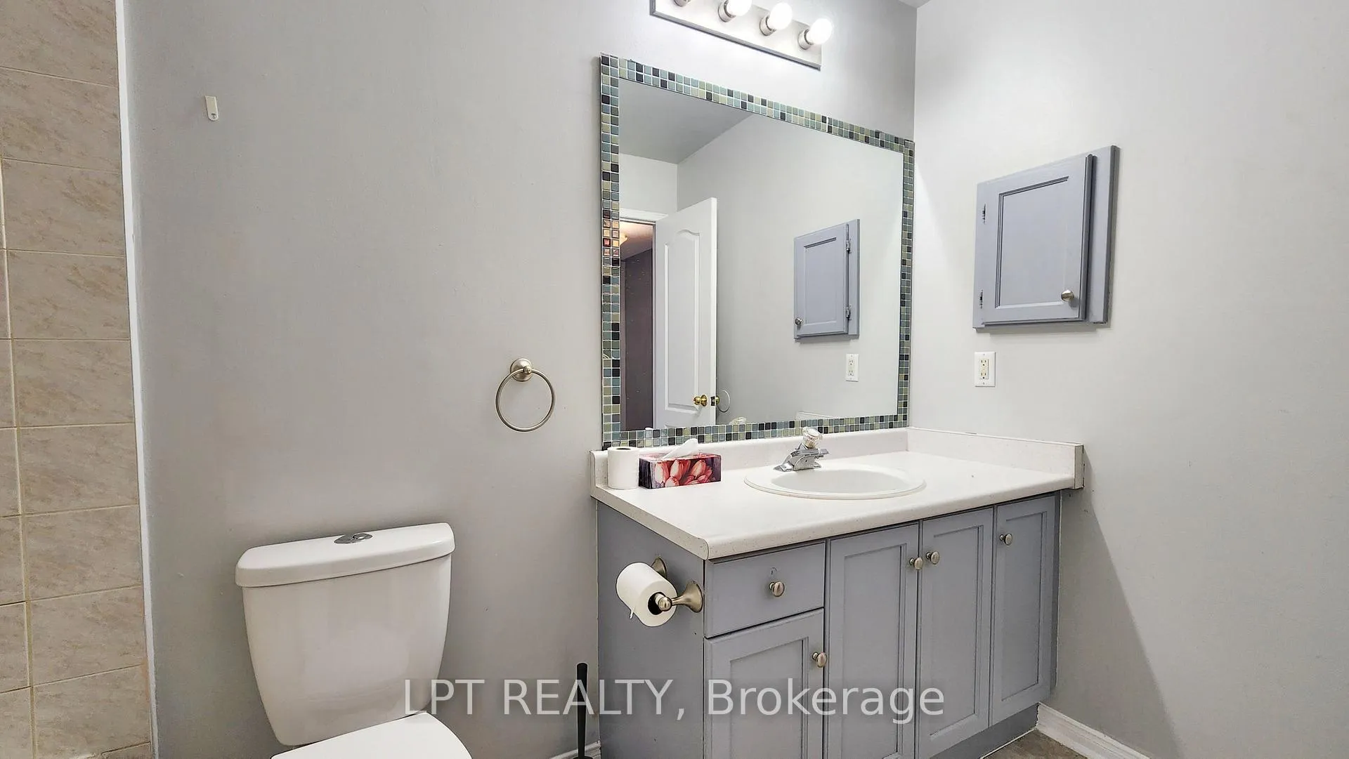 Photo 20 of 244 Ferndale Drive S, Barrie, Ardagh — HOMEH