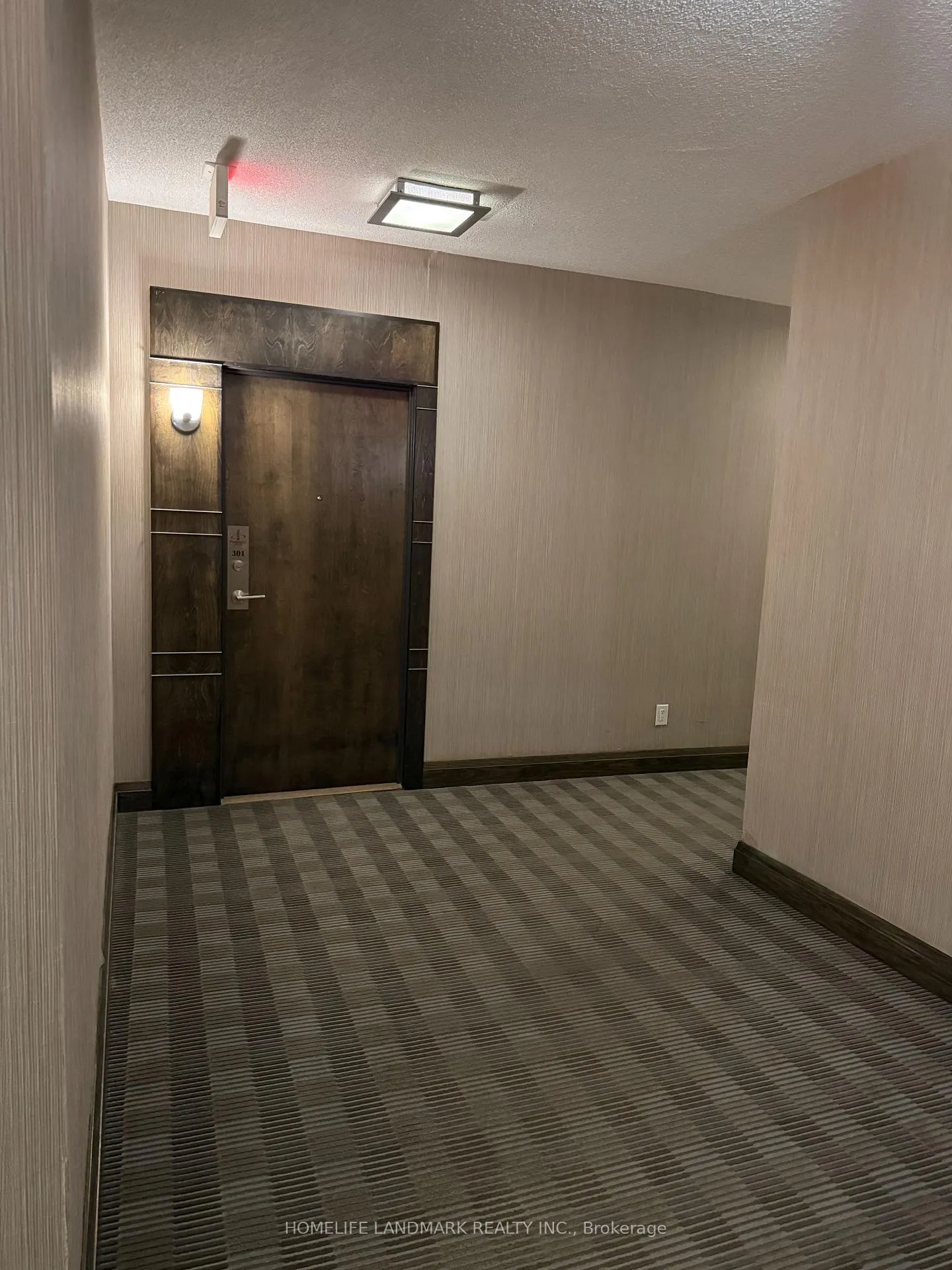 Photo 4 of Unit 301, 33 Bay Street, Toronto, Bay Street Corridor — HOMEH