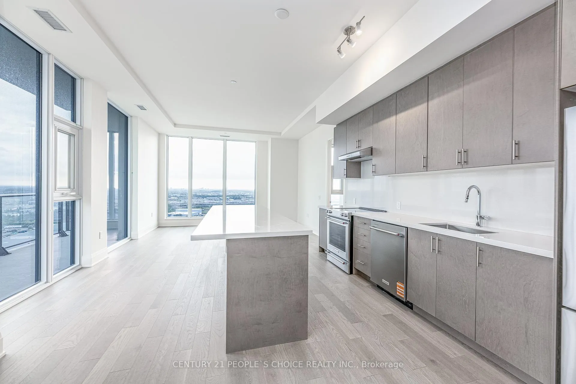 Photo 11 of Unit PH110, 8960 Jane Street, Vaughan, Concord — HOMEH
