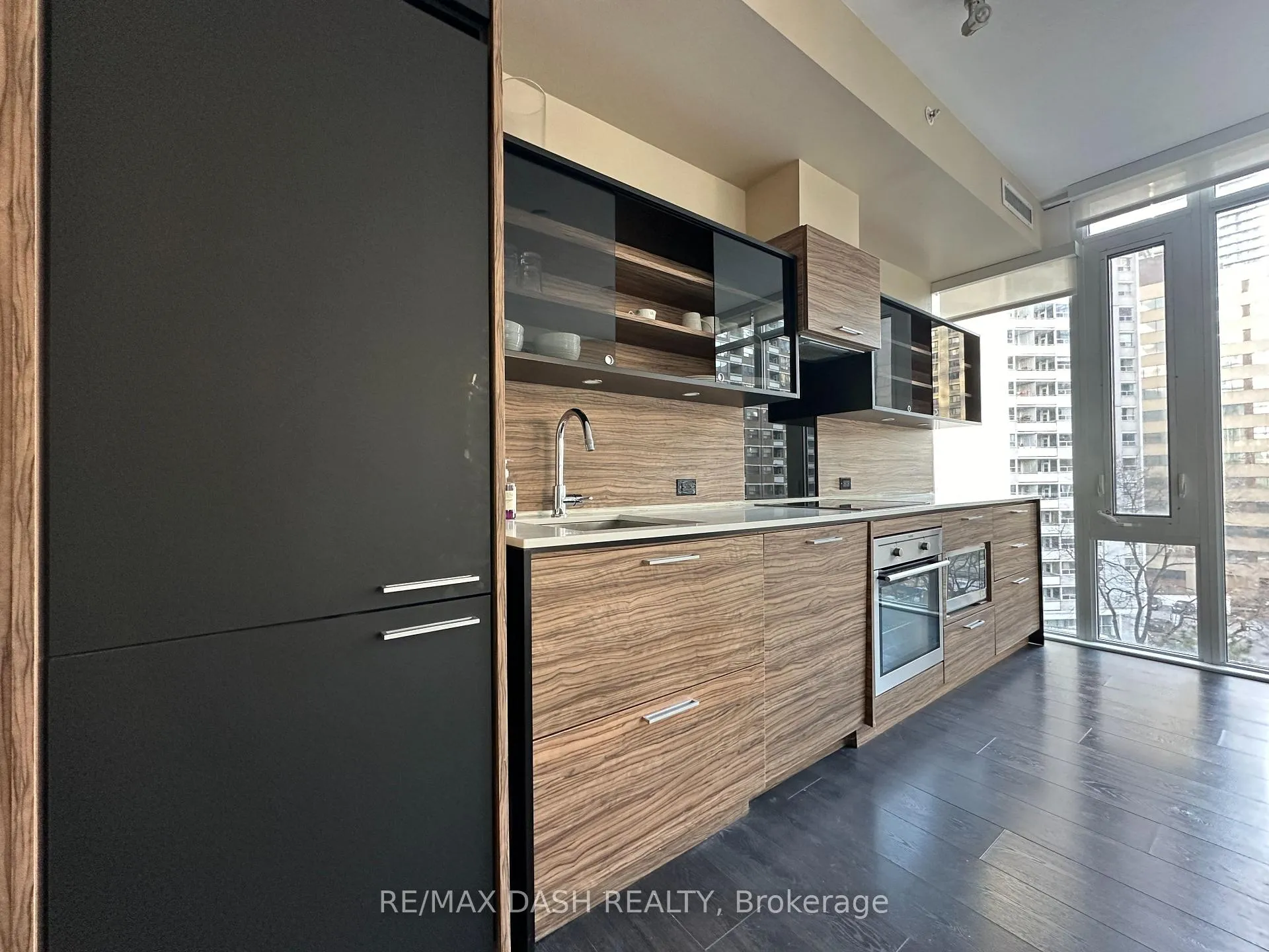 Photo 1 of Unit 607, 75 St Nicholas Street, Toronto, Bay Street Corridor — HOMEH
