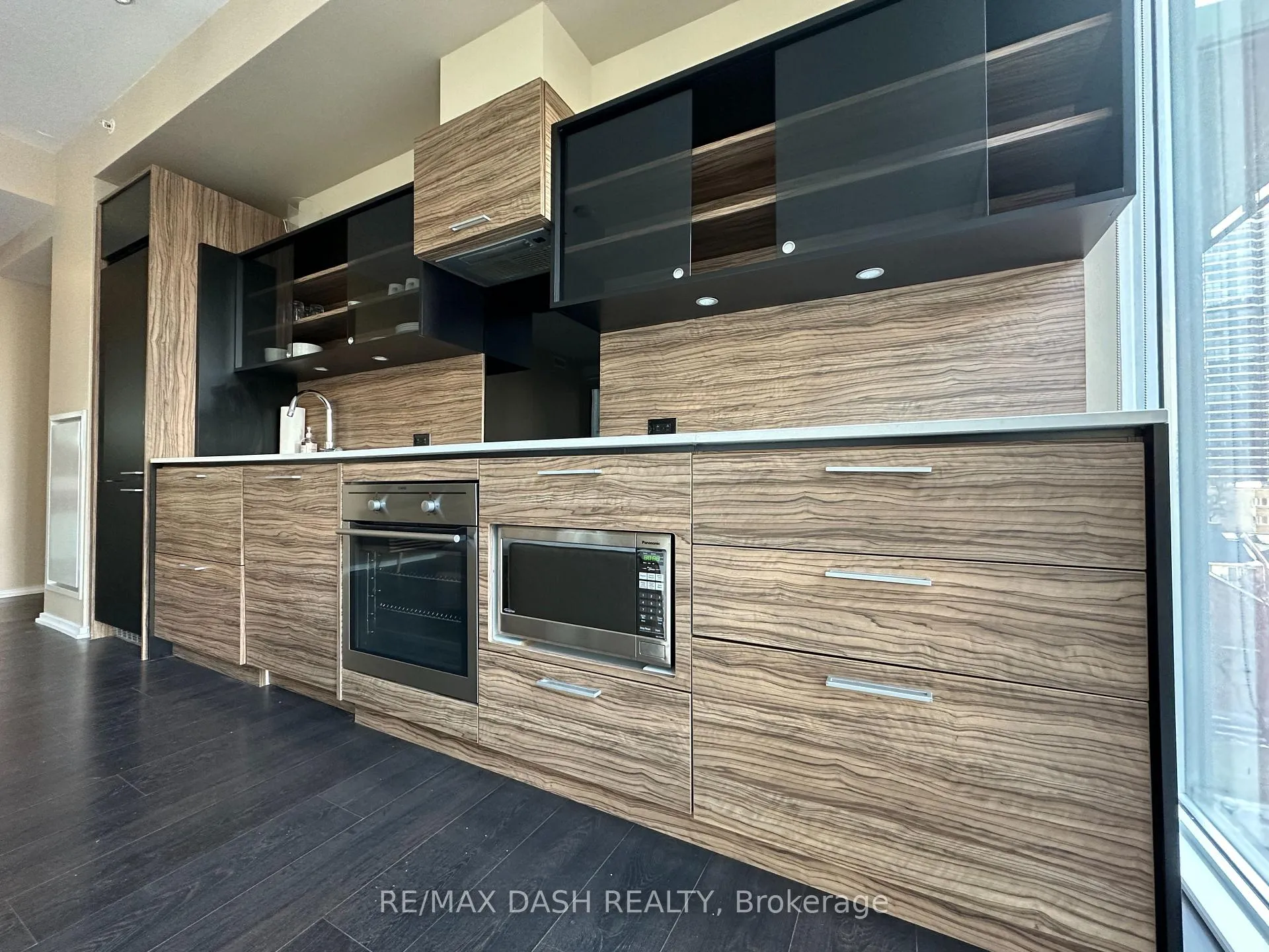 Photo 2 of Unit 607, 75 St Nicholas Street, Toronto, Bay Street Corridor — HOMEH
