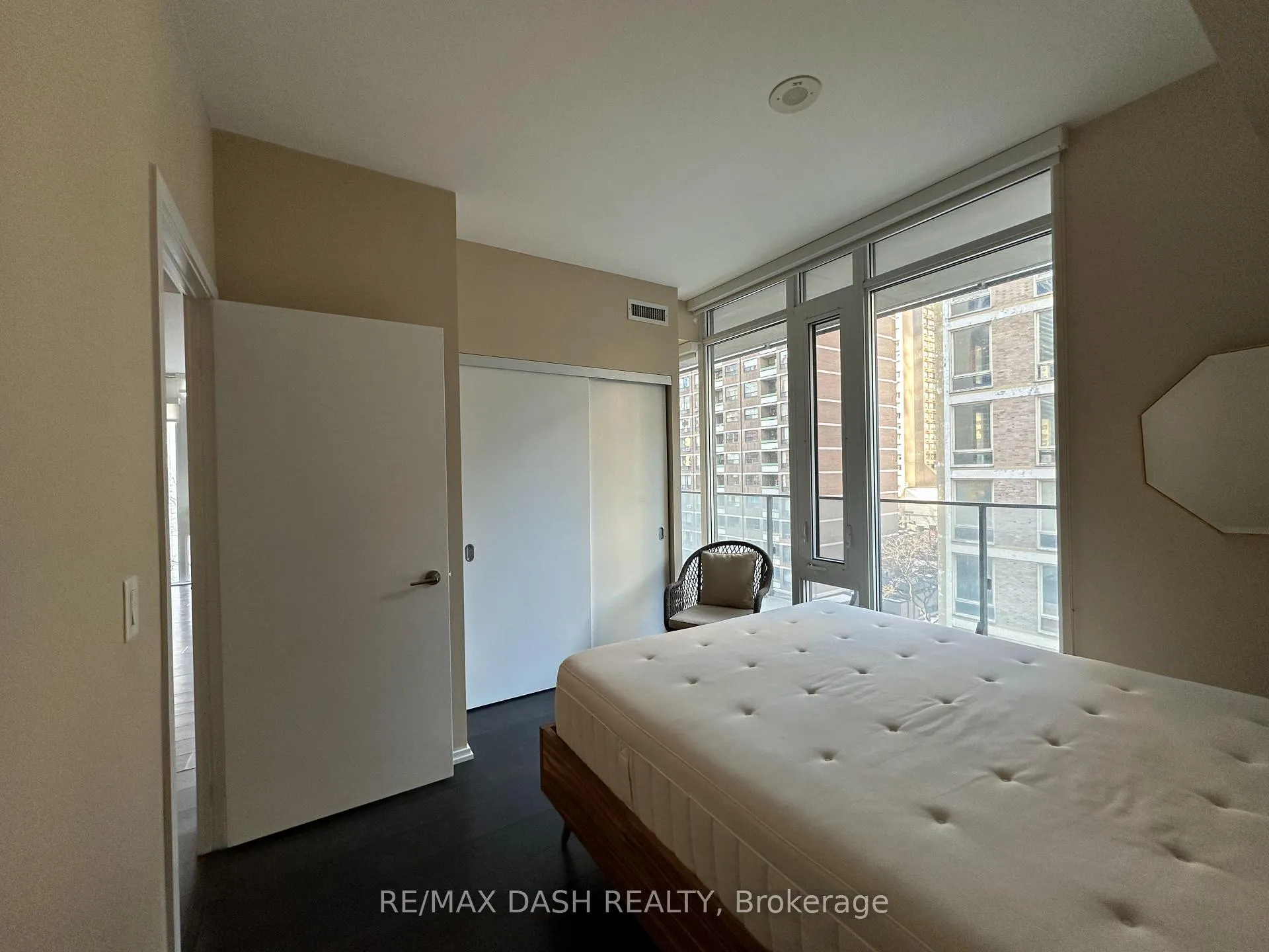 Photo 10 of Unit 607, 75 St Nicholas Street, Toronto, Bay Street Corridor — HOMEH