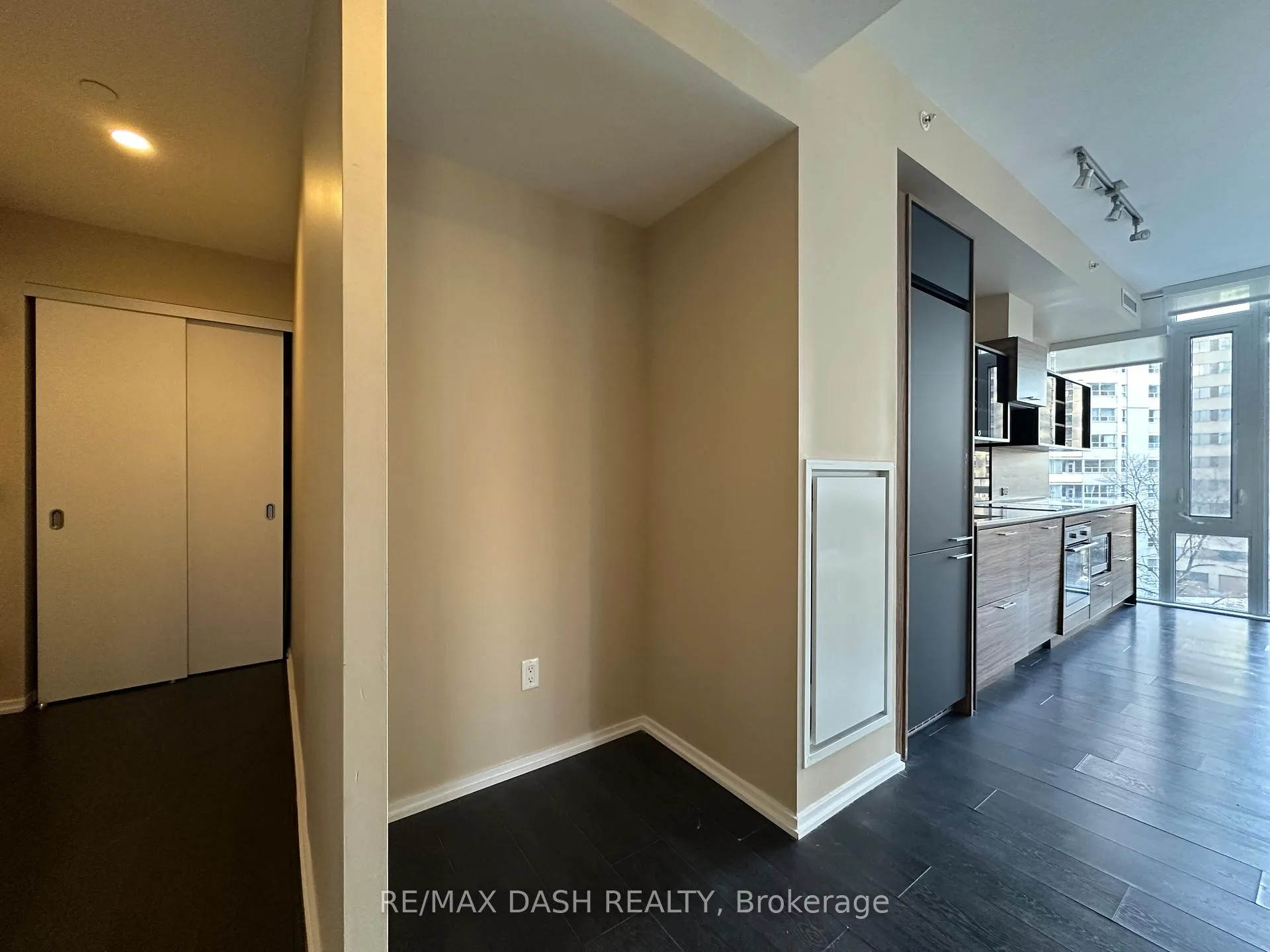Photo 12 of Unit 607, 75 St Nicholas Street, Toronto, Bay Street Corridor — HOMEH