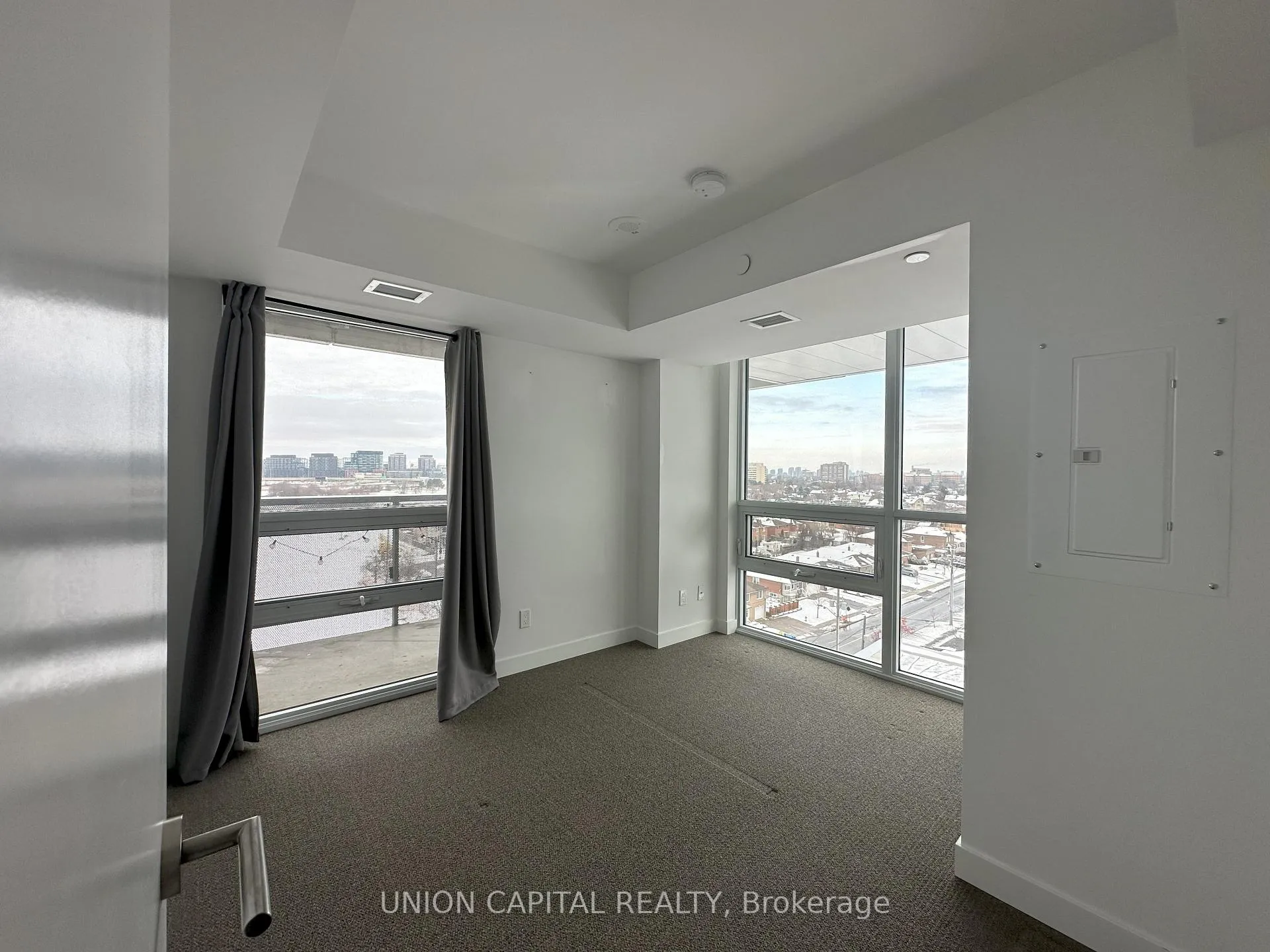 Photo 8 of Unit 1011, 120 Varna Drive, Toronto, Englemount-Lawrence — HOMEH