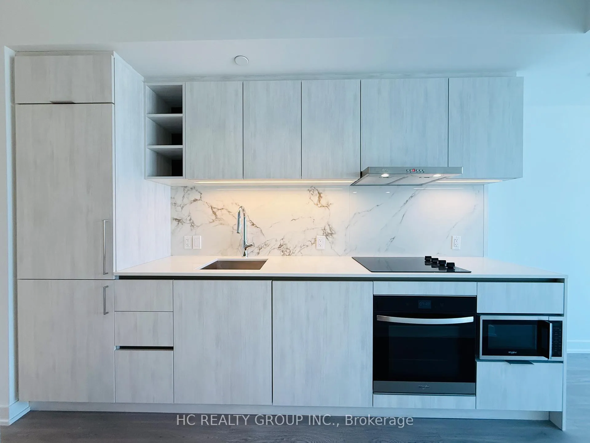 Front of Unit 2208, 8 Wellesley Street W